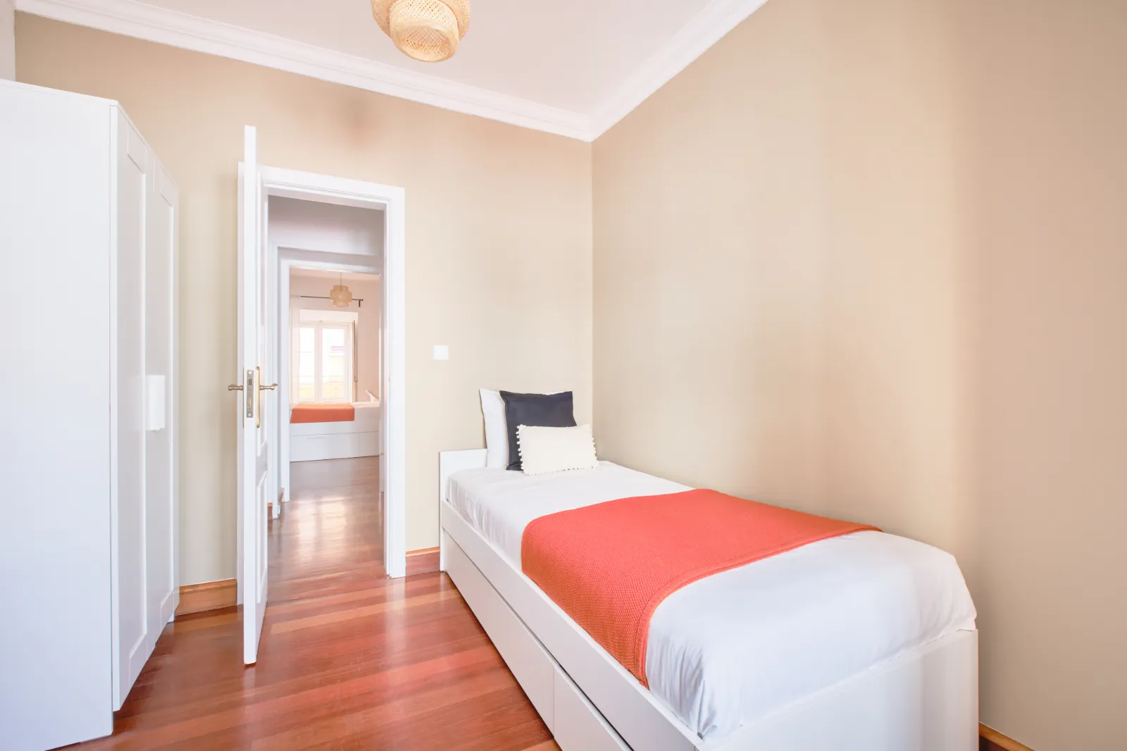 Room 6 - Double Room in lisboa – photo 1 of 4