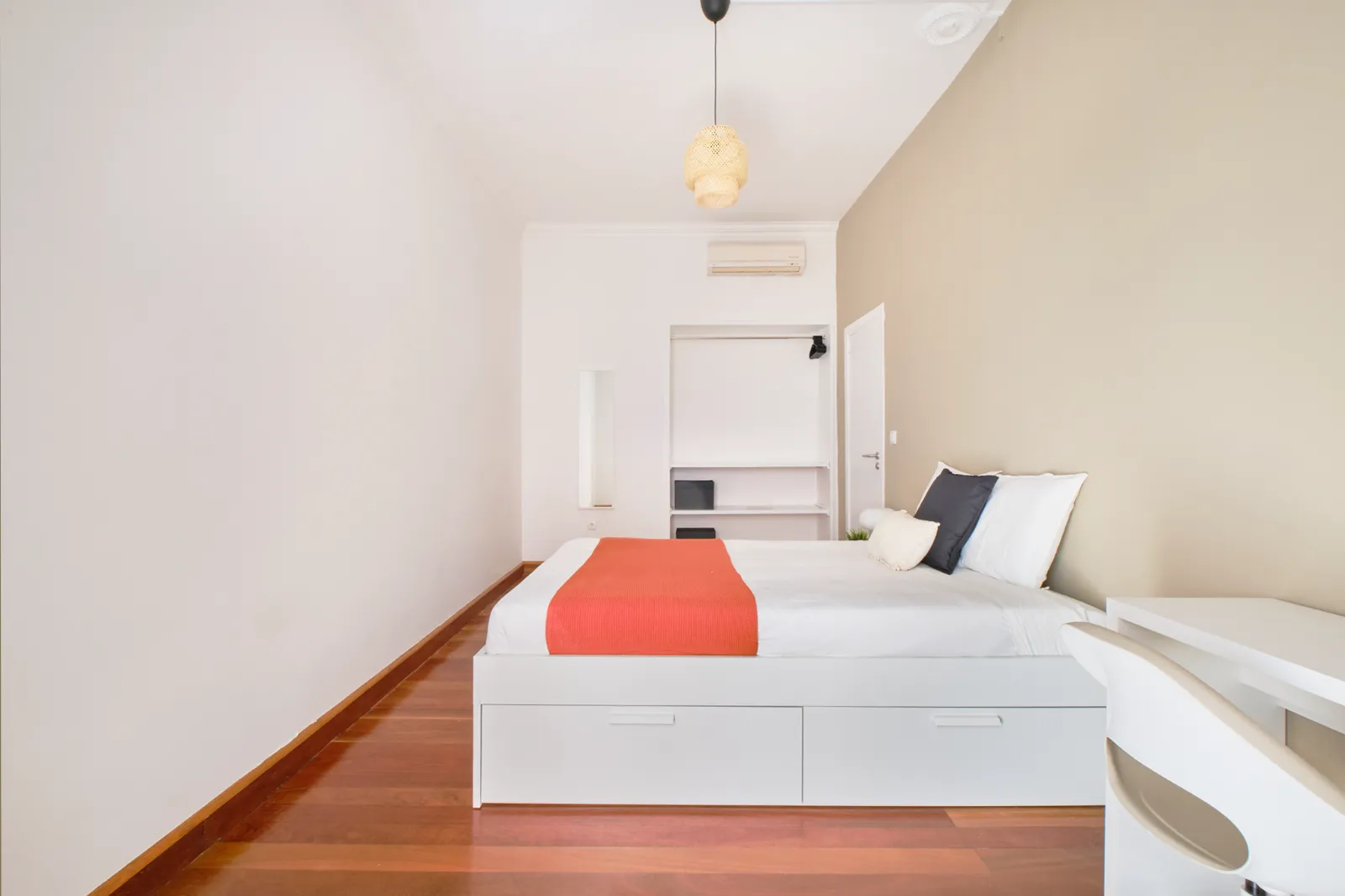 Room 4 - Double Room in lisboa – photo 1 of 5