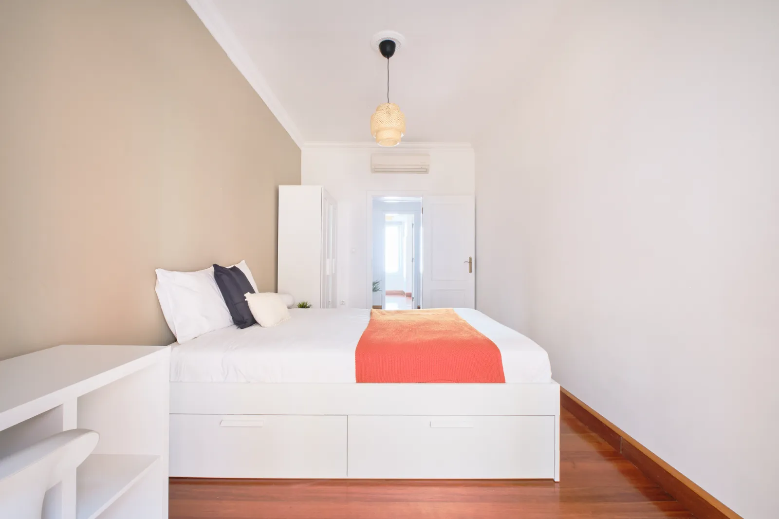 Room 5 - Double Room in lisboa – photo 1 of 4