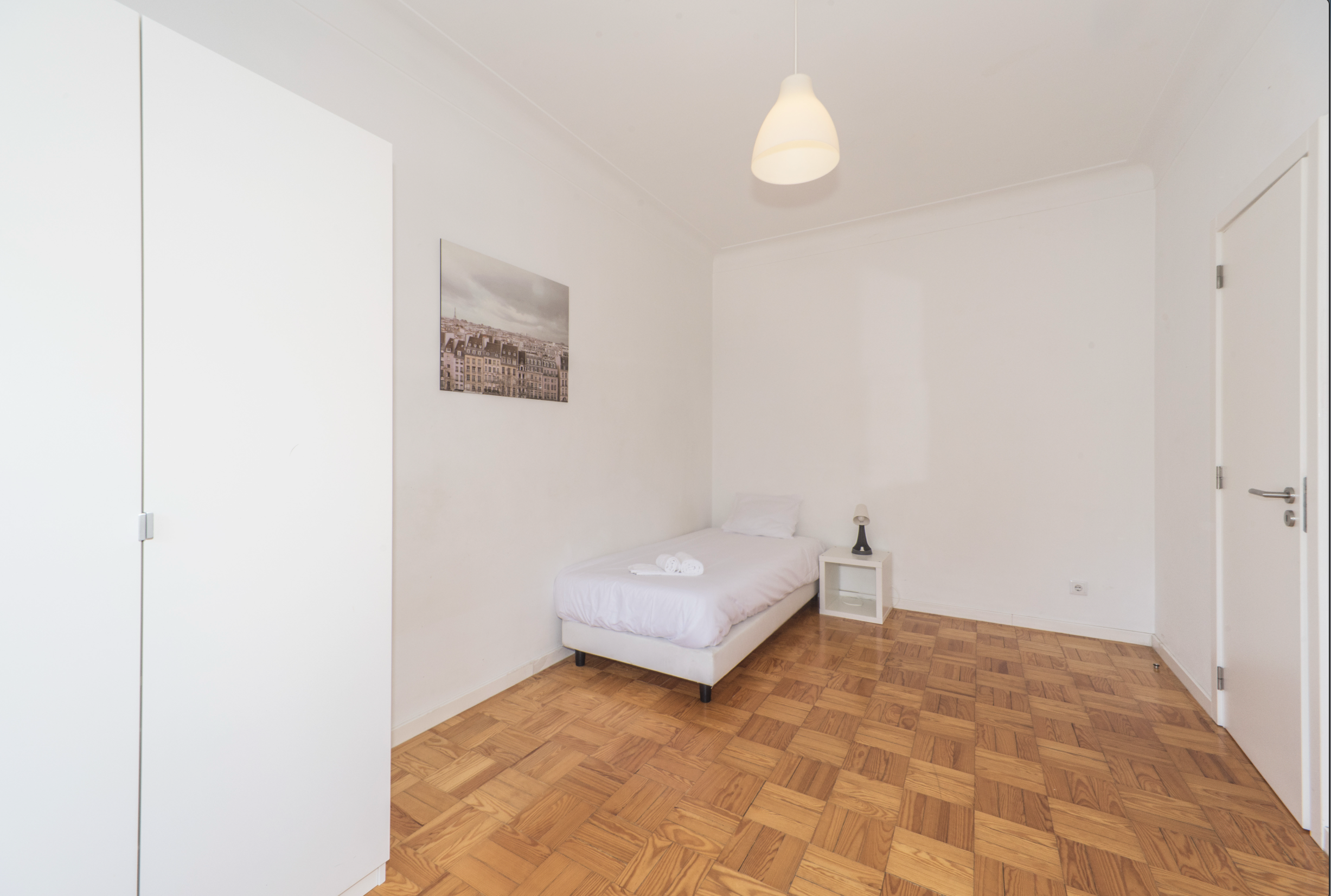 Room 2436 em Jardim Zoologico, lisboa – foto 3 de 12