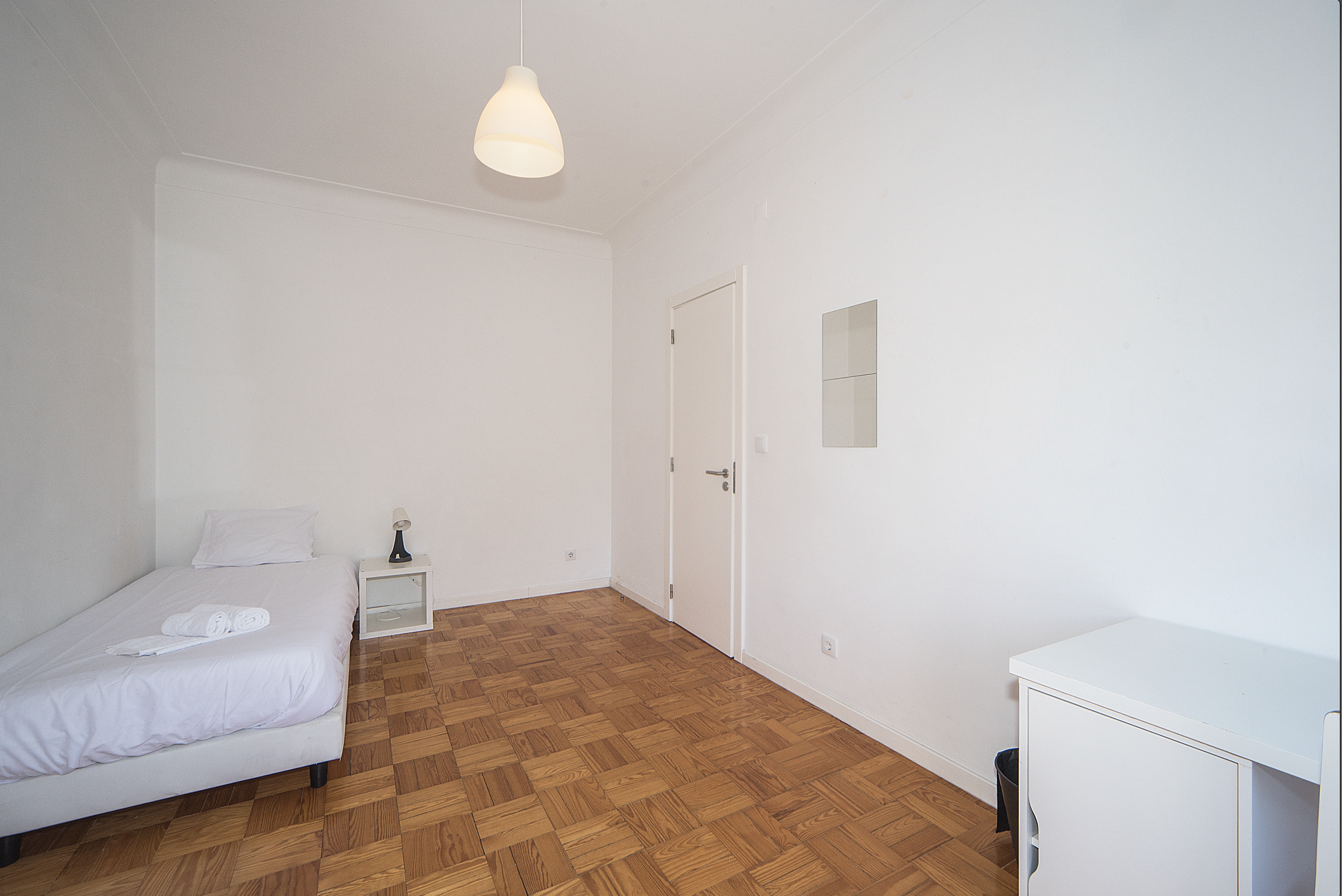 Room 2436 em Jardim Zoologico, lisboa – foto 2 de 12