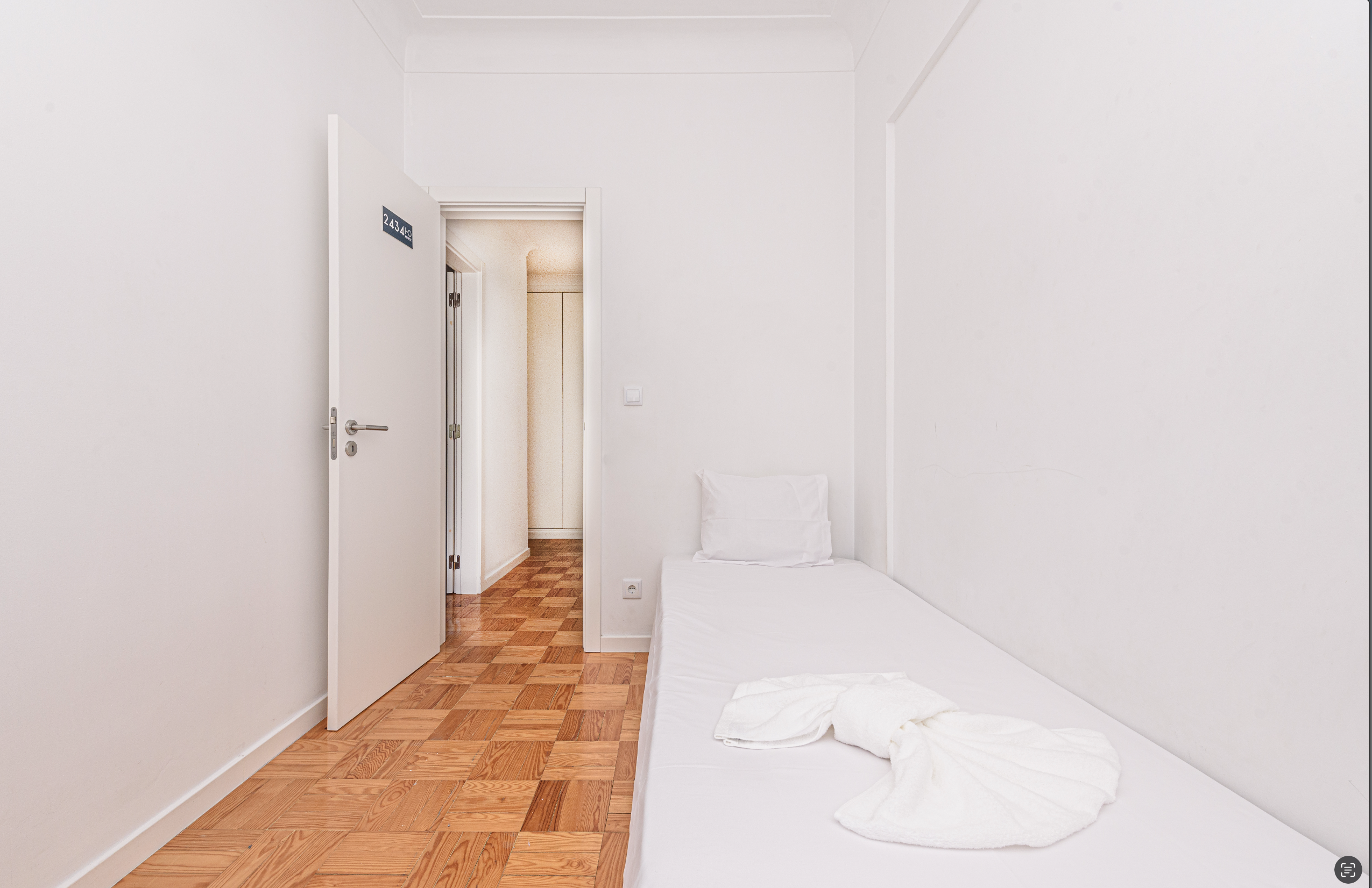 Room 2434 em Jardim Zoologico, lisboa – foto 3 de 12