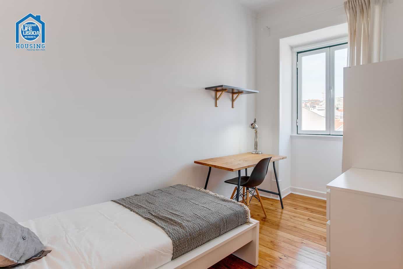 Quiet & Comfortable Room 3 in Santos-o-Velho in lisboa – photo 1 of 3