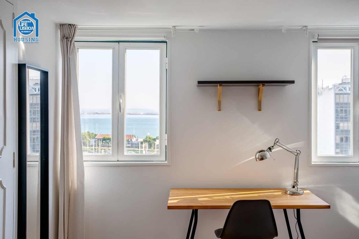 Bright & Sunny Room 6 with Ocean View in Santos-o-Velho em Santos-o-Velho, lisboa – foto 5 de 18