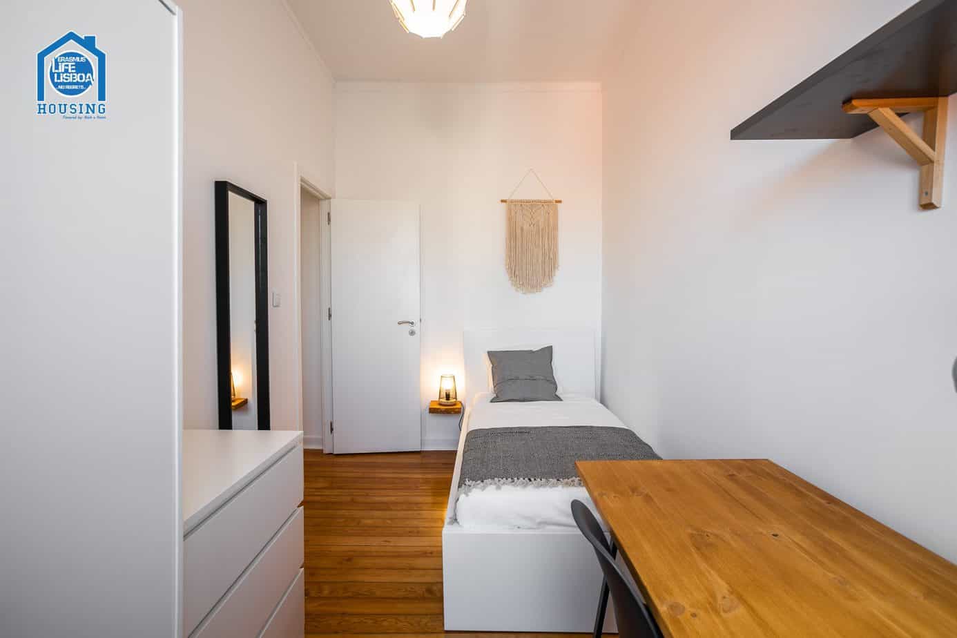 Quiet & Comfortable Room 3 in Santos-o-Velho in Santos-o-Velho, lisboa – photo 2 of 16