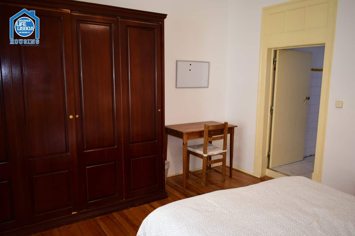 Room 1 - Ideal Student Space & Storage in Bairro Alto, lisboa – photo 4 of 12