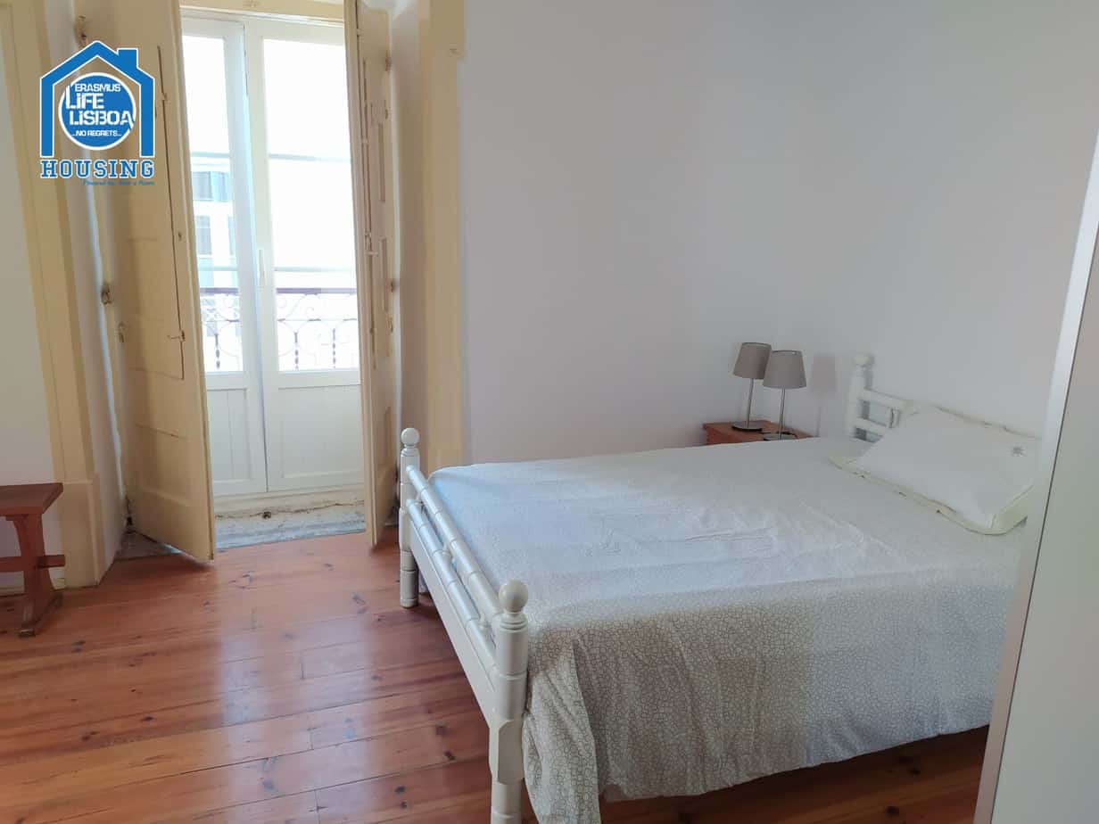 Light-Filled Double Room 5 & Storage em lisboa – foto 1 de 4