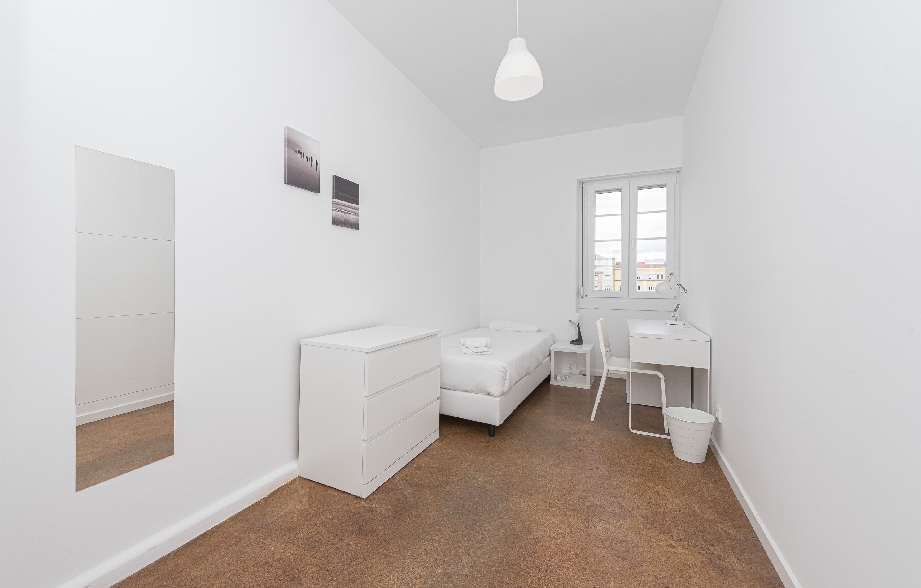 Room 5 in House IST 105 em lisboa – foto 1 de 3