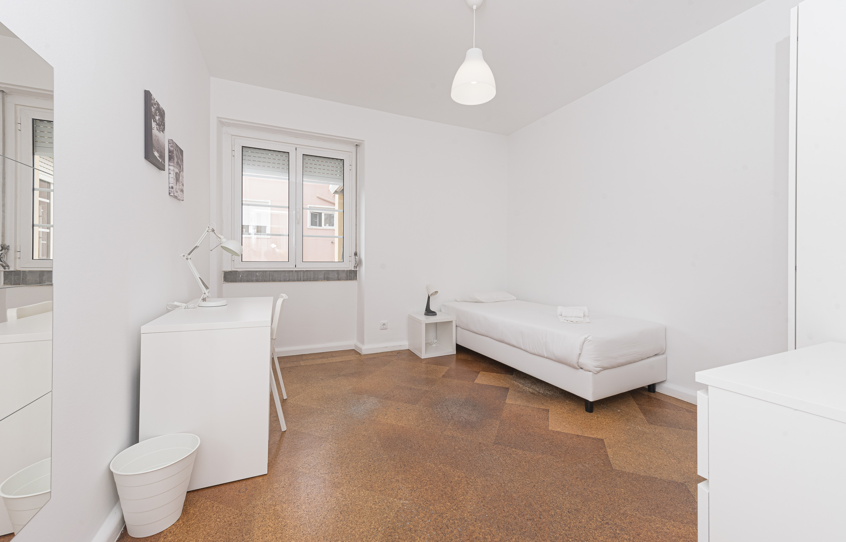 Room 7 in House IST 105 em lisboa – foto 1 de 3