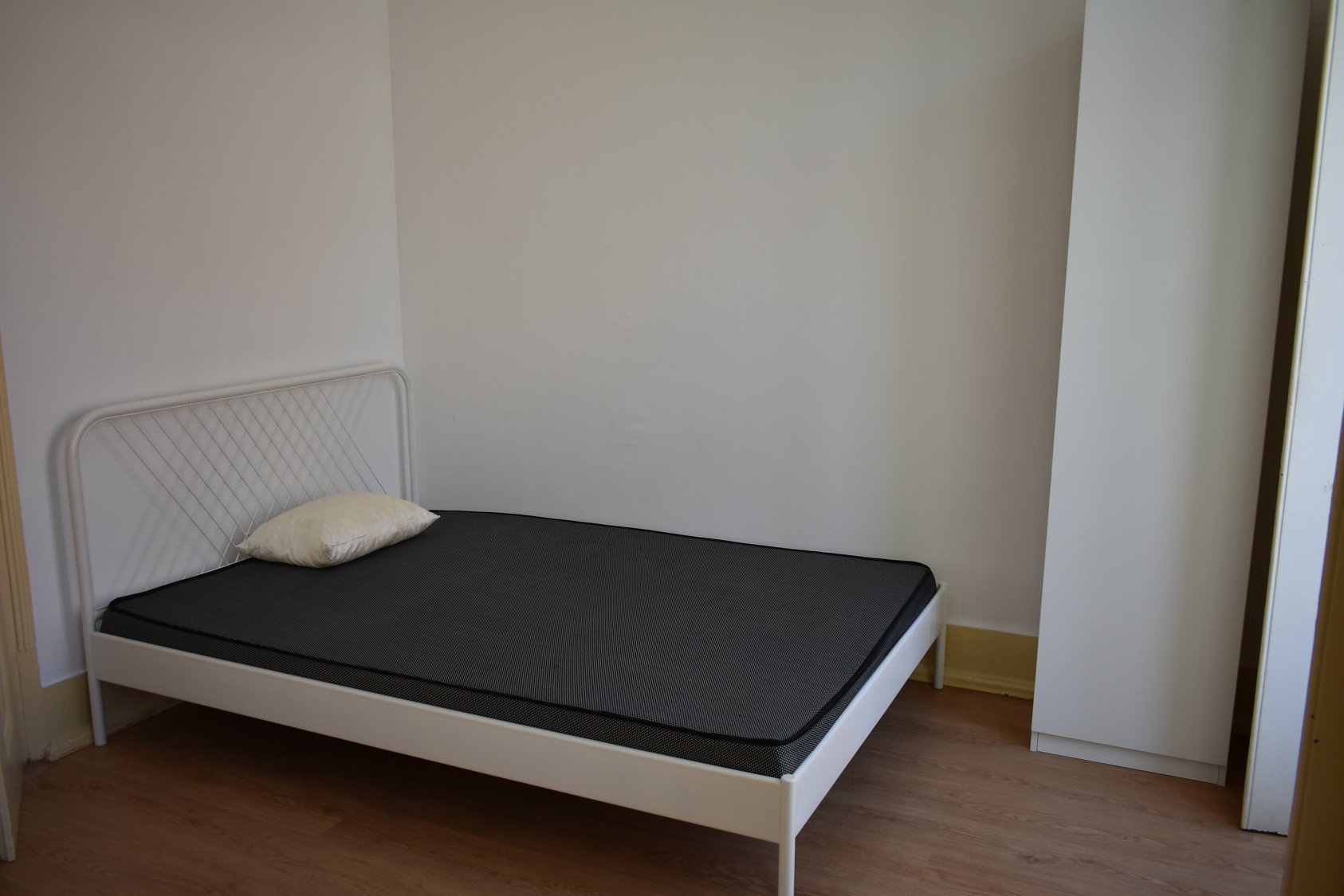 Light-Filled Double Room 7 with Desk & Window em lisboa – foto 1 de 10