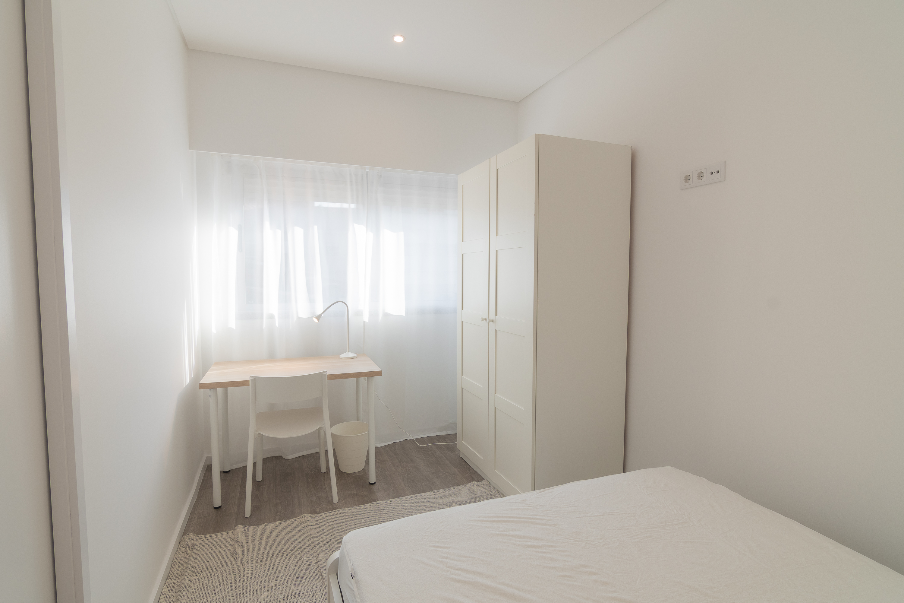 Bedroom 1 in Dom Luís I Bridge Flat in Santa Marinha, porto – photo 2 of 12