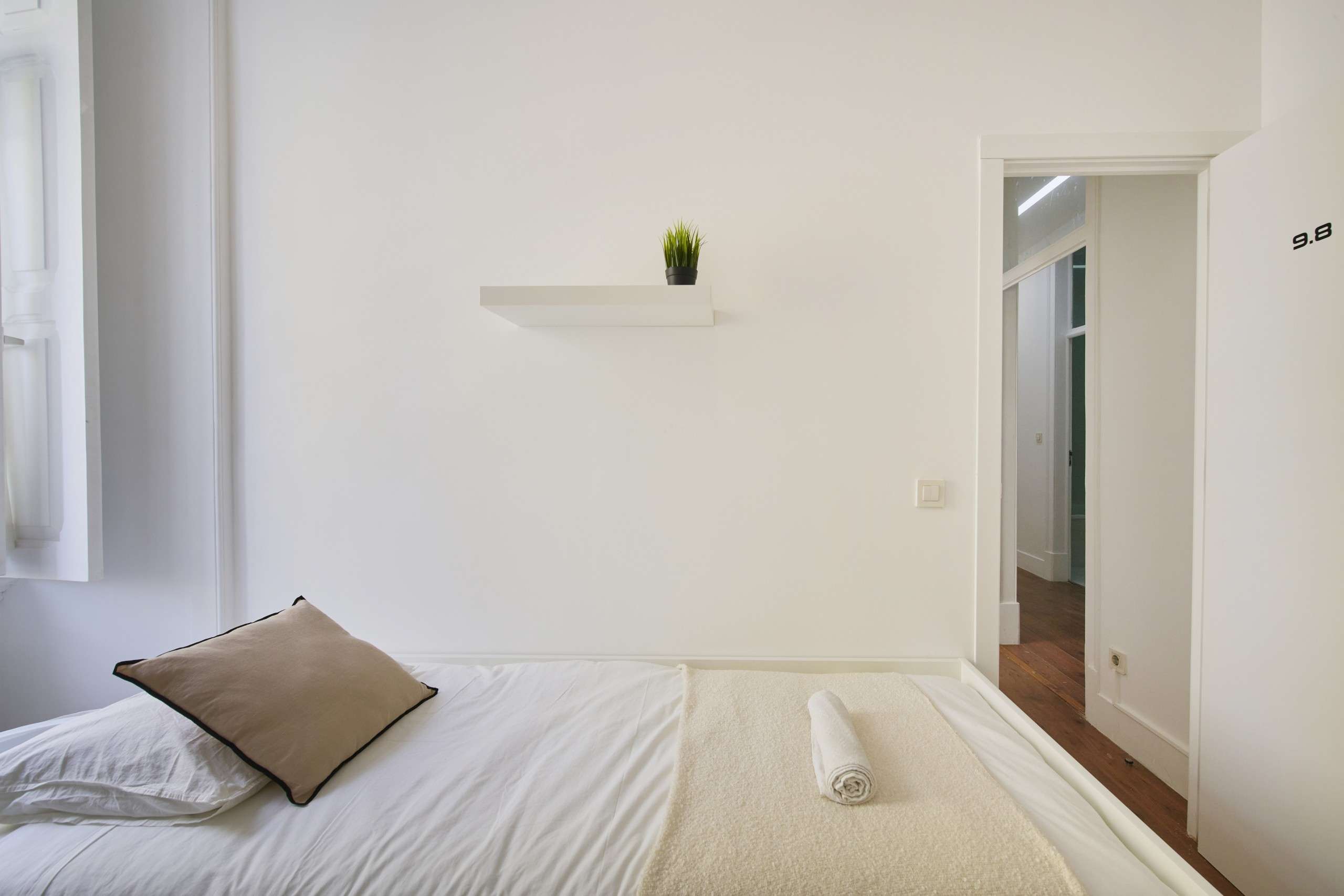 Practical Single Room 8 with Wardrobe em Arroios e Penha de França, lisboa – foto 2 de 13