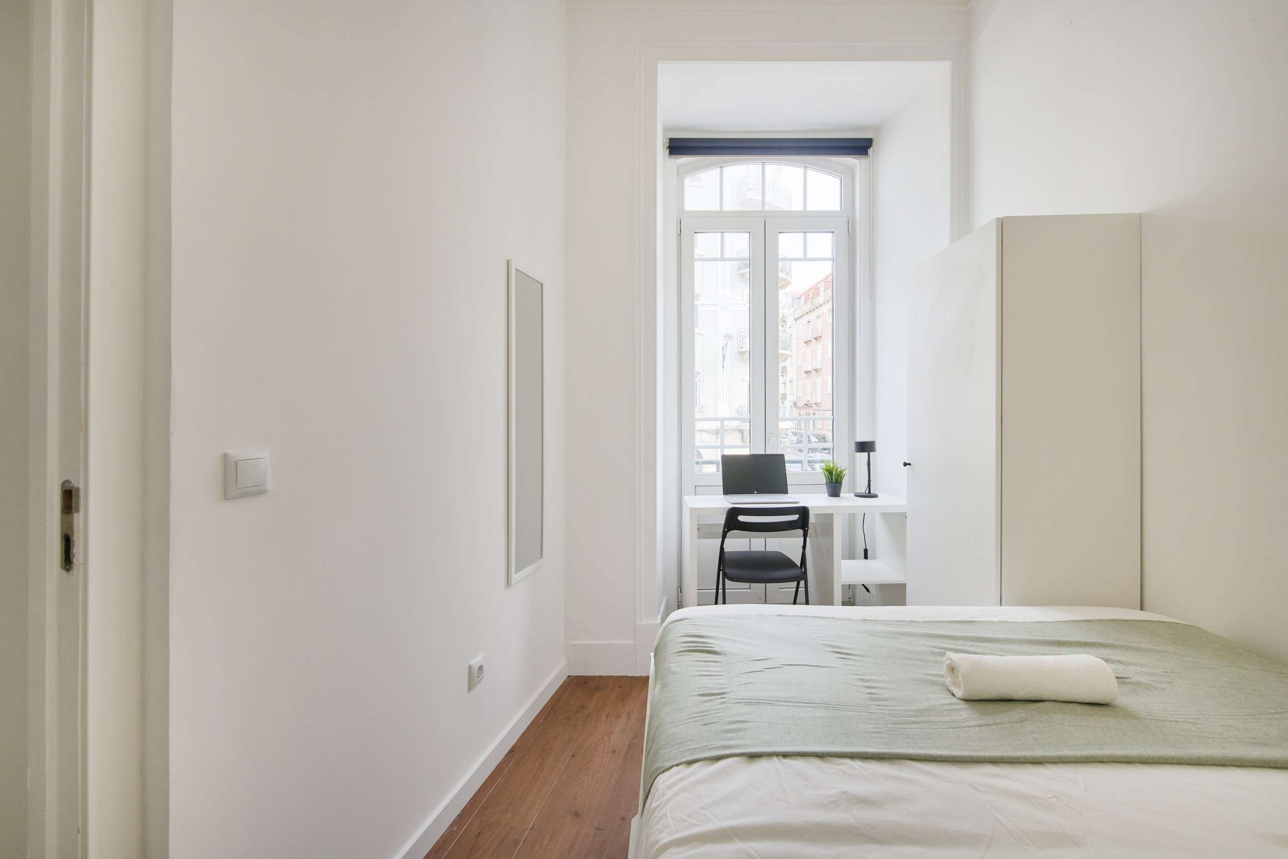 Comfortable Double Room 1 with Storage em Arroios e Penha de França, lisboa – foto 2 de 12