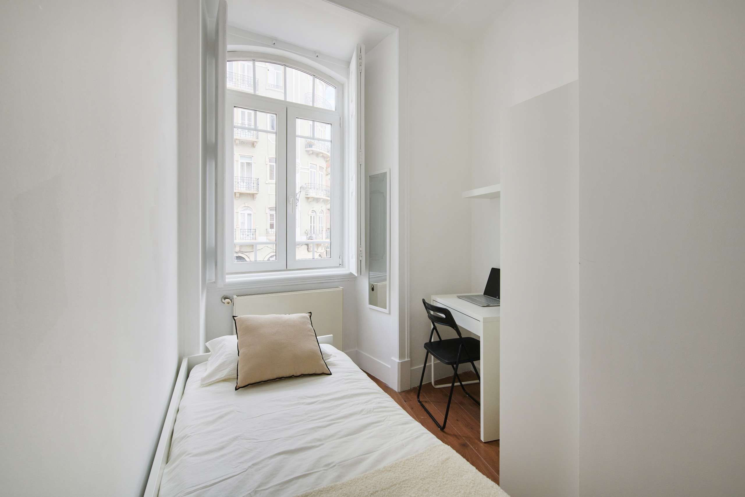 Cozy Room 2 with Natural Light em Arroios e Penha de França, lisboa – foto 4 de 13