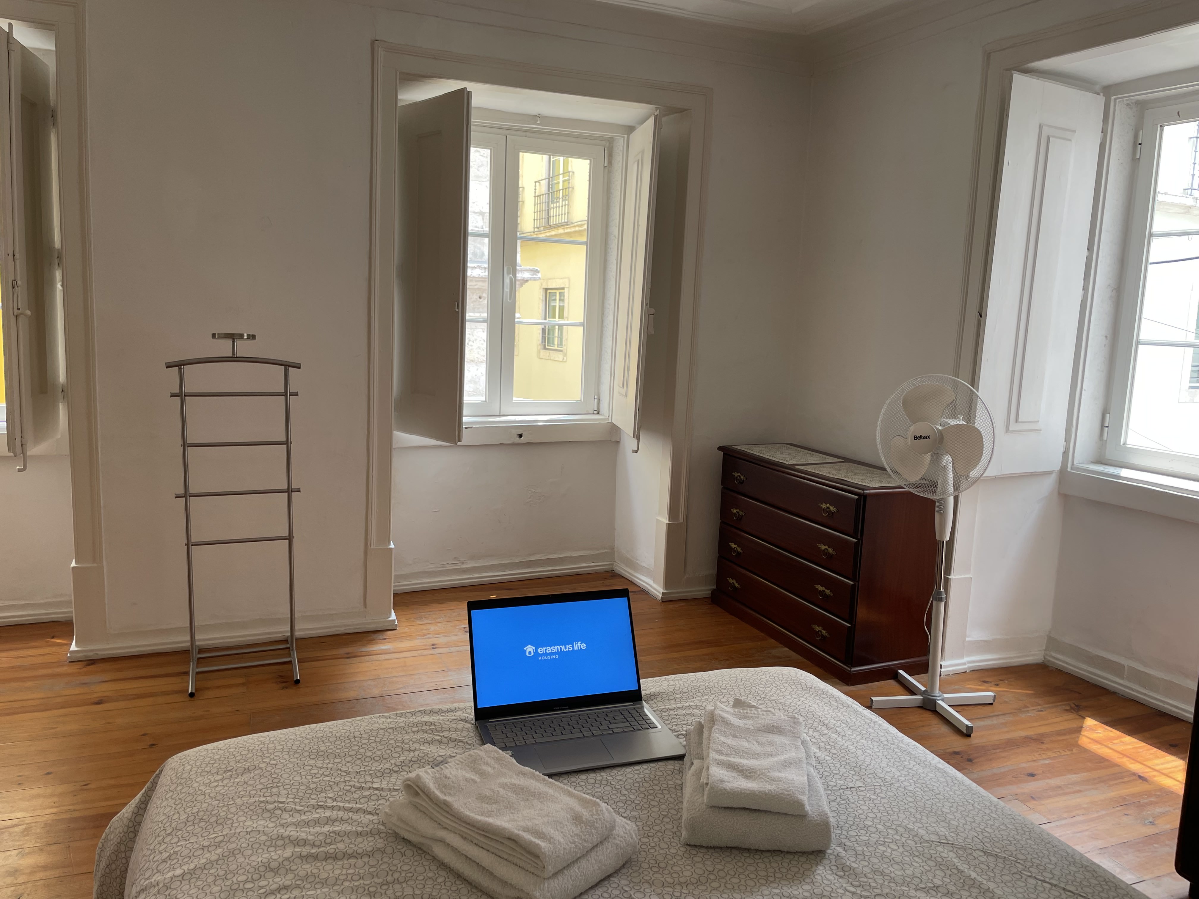 Room 5 in Erasmus Corner 1st Floor em Bairro Alto, lisboa – foto 4 de 23