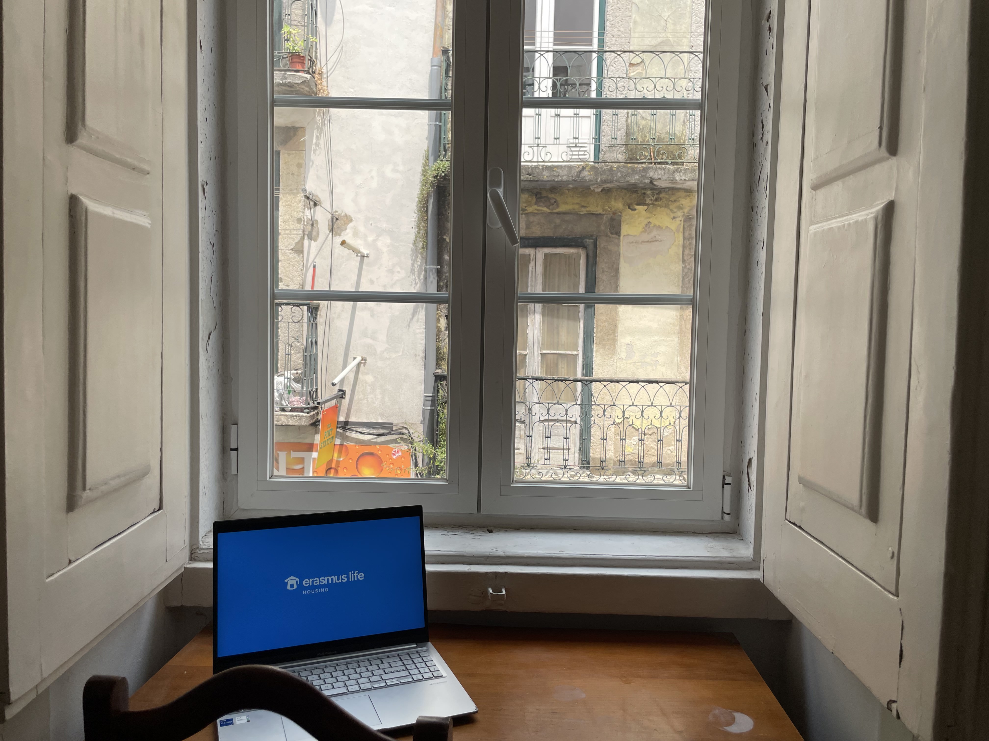 Sunny Double Room 2 & Workstation in Bairro Alto, lisboa – photo 3 of 23