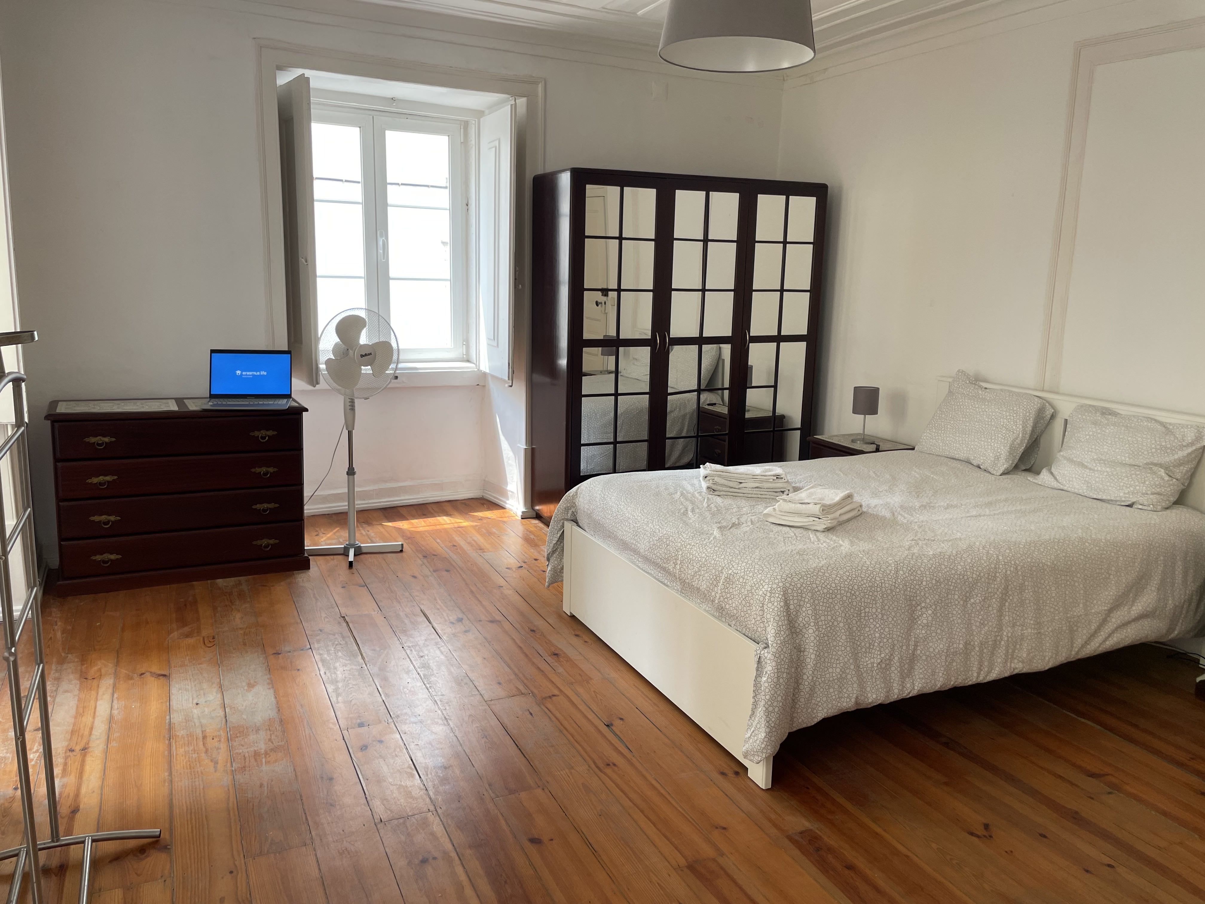 Room 5 in Erasmus Corner 1st Floor in lisboa – photo 1 of 5