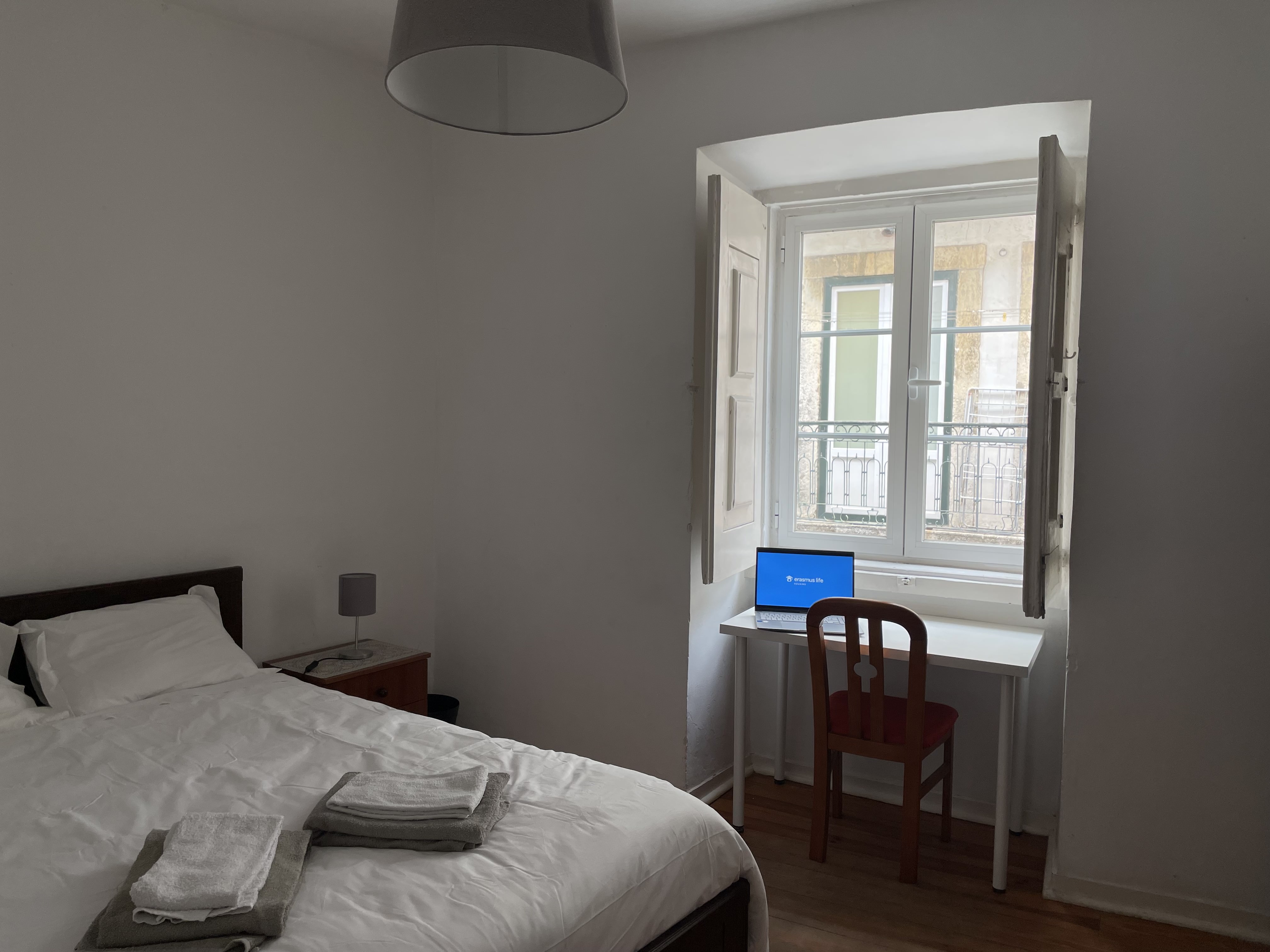 Comfortable Student Room 1 - Desk & Bed em Bairro Alto, lisboa – foto 3 de 23