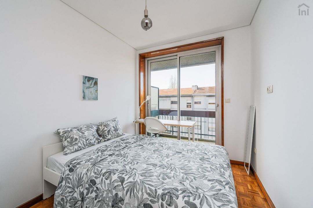 Room 5 in Bonfim, porto – photo 1 of 1