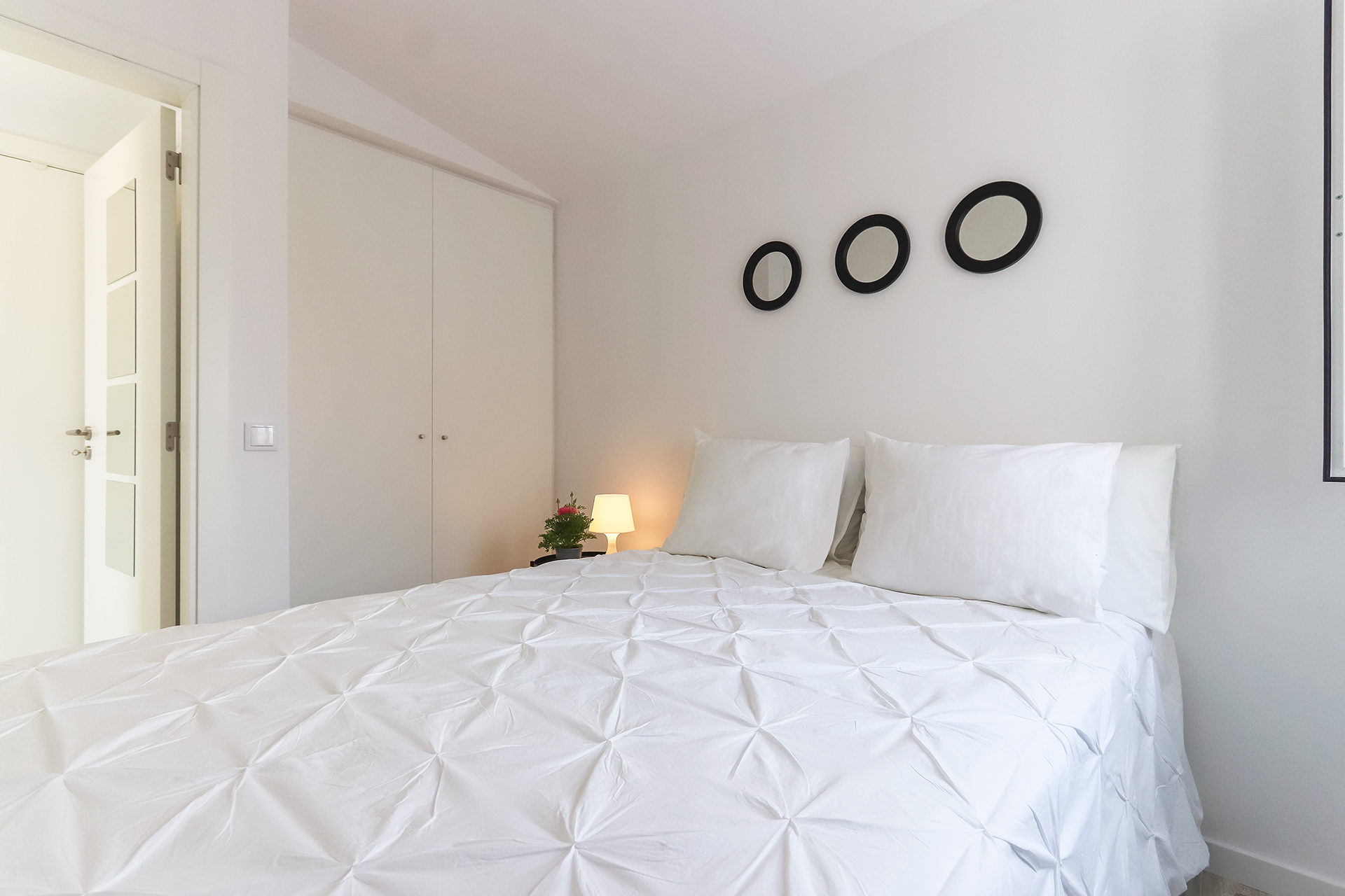 Studio Bedroom in Ajuda, lisboa – photo 1 of 21