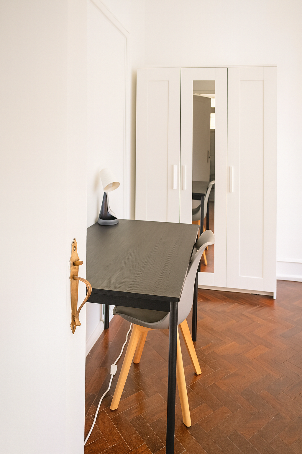 Fantastic Well-furnished Double-Bed Room 1 in Alto do Pina em Alto do Pina, lisboa – foto 2 de 12