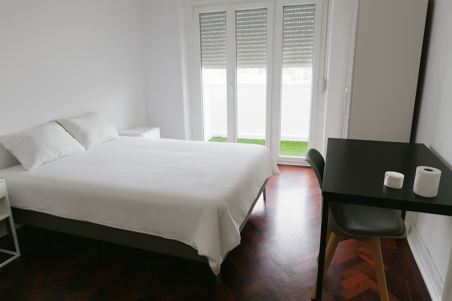 Fantastic Room 4 with Balcony Access em Alto do Pina, lisboa – foto 2 de 12