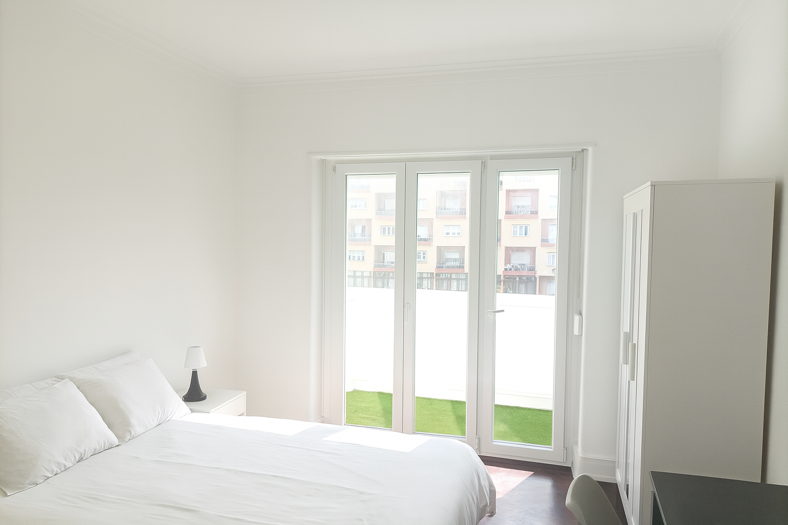 Fantastic Room 4 with Balcony Access em Alto do Pina, lisboa – foto 3 de 12