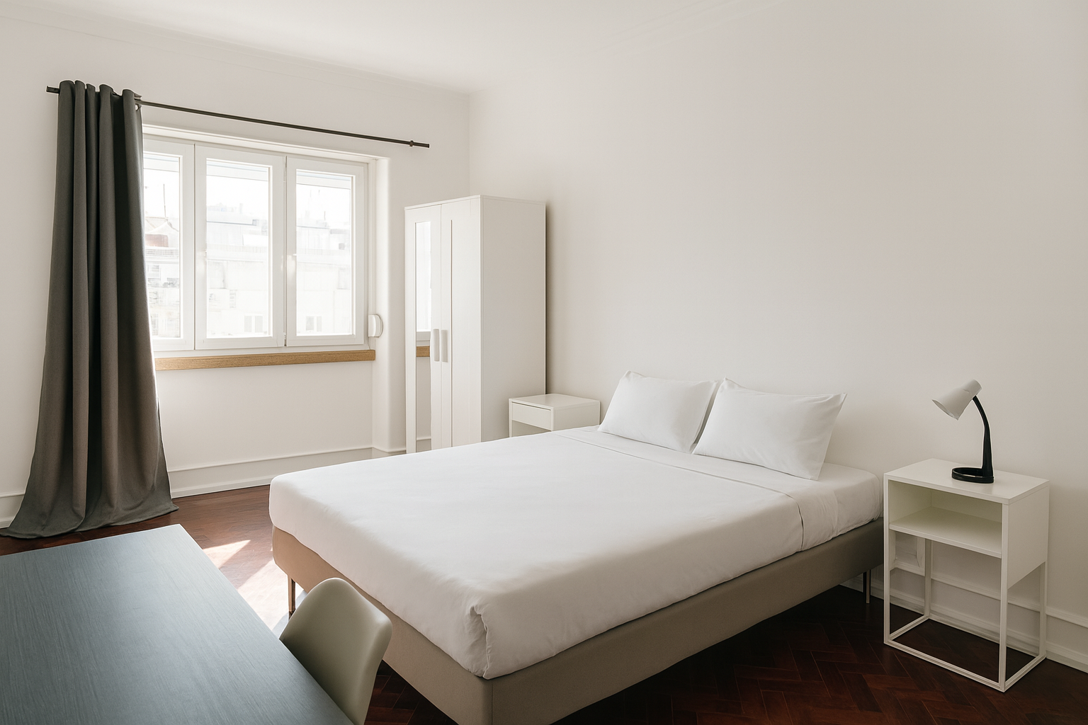 Big and modern Double Room 3 in Alto do Pina em Alto do Pina, lisboa – foto 2 de 12