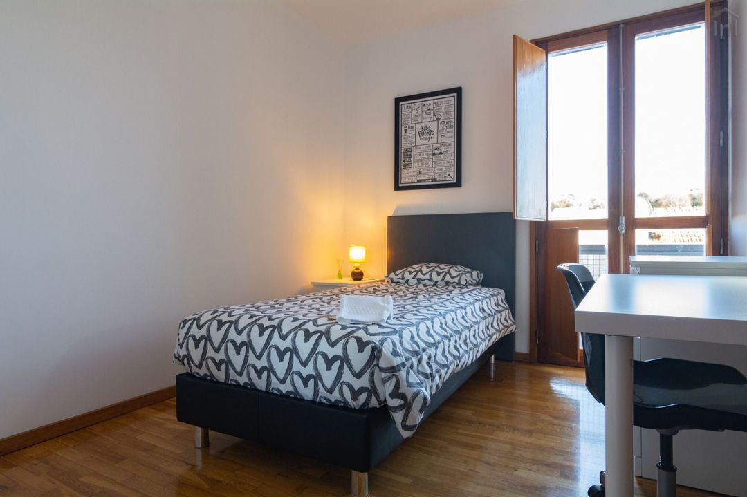 Room 4 em porto – foto 1 de 4