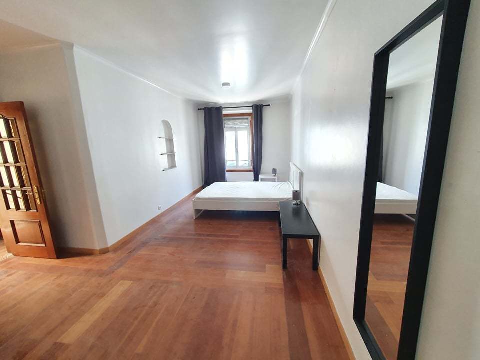 Spacious & Cozy Double Room 3 in Shared Apartment em Anjos, lisboa – foto 3 de 10