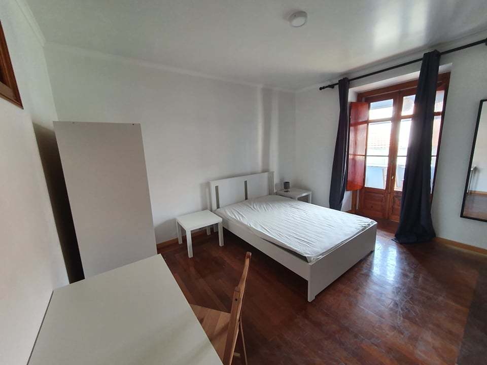Bright Double Room 5 with Balcony em Anjos, lisboa – foto 2 de 10