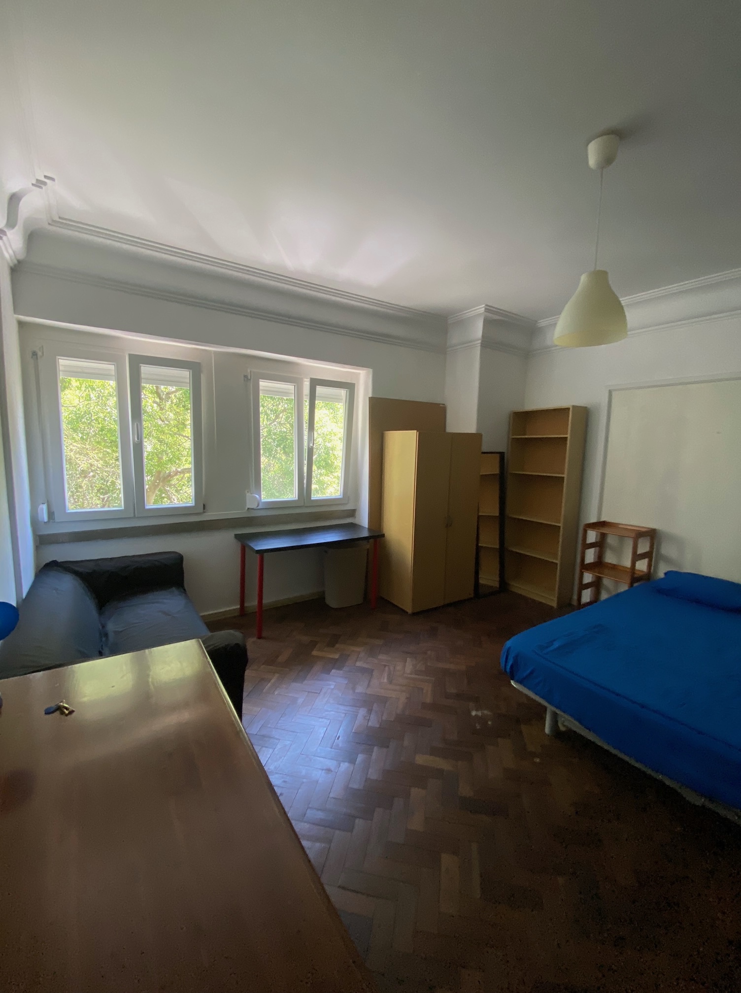 Spacious Light-filled Double-Bed Room 3 in Arroios em Anjos, lisboa – foto 2 de 22