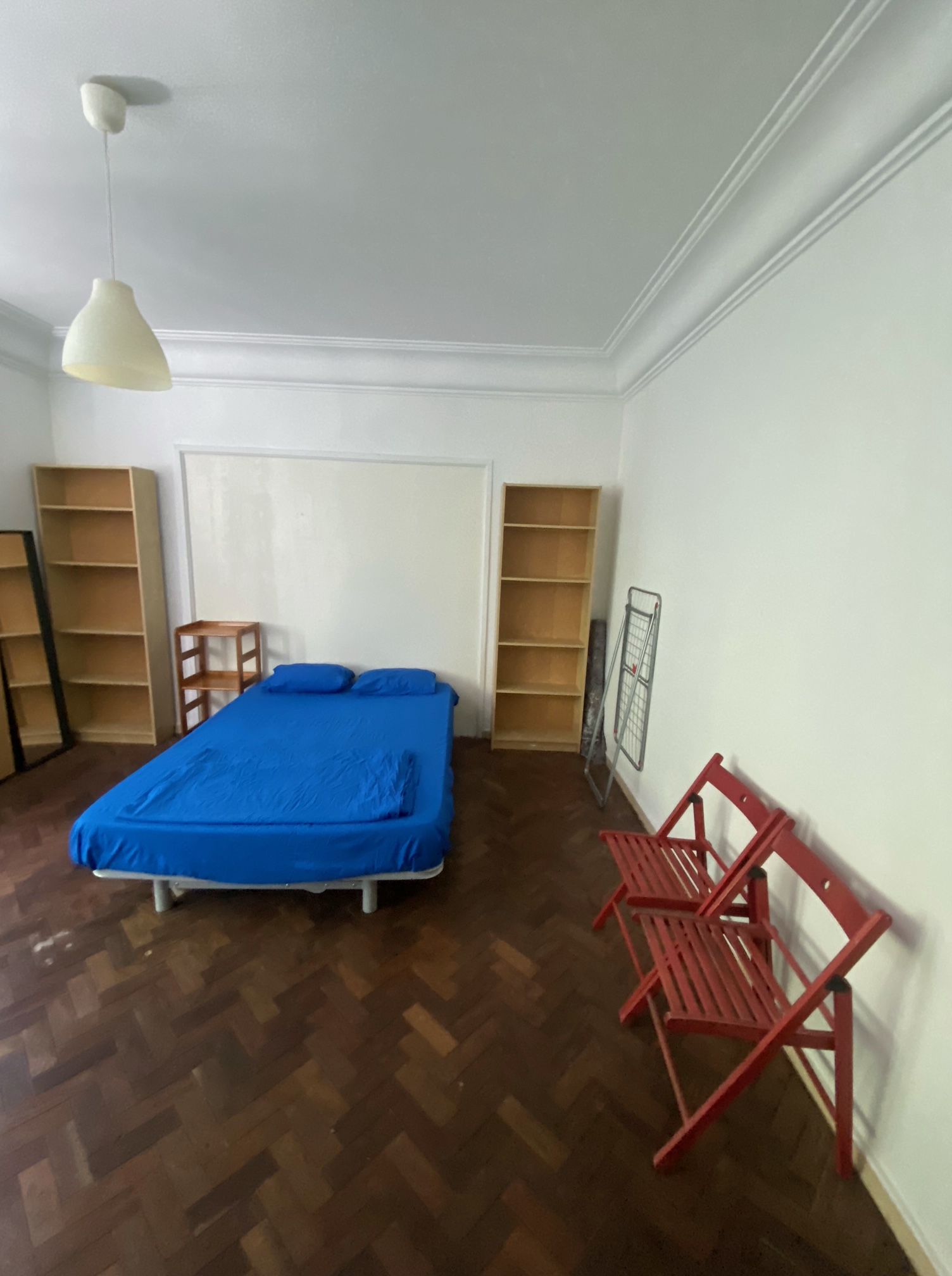 Spacious Light-filled Double-Bed Room 3 in Arroios em Anjos, lisboa – foto 3 de 22