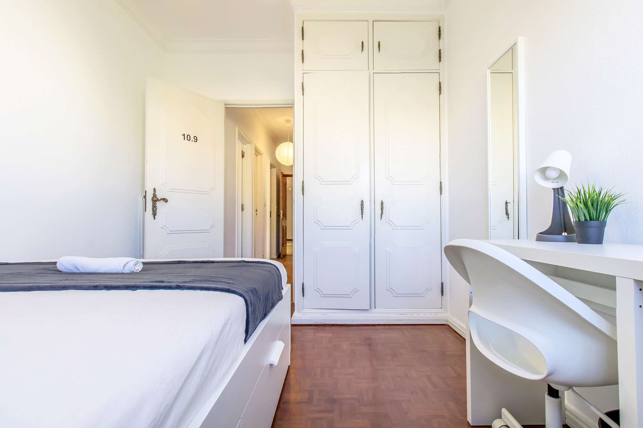 Luminous Double Room 9 for Study & Work em São Domingos de Benfica, lisboa – foto 4 de 13