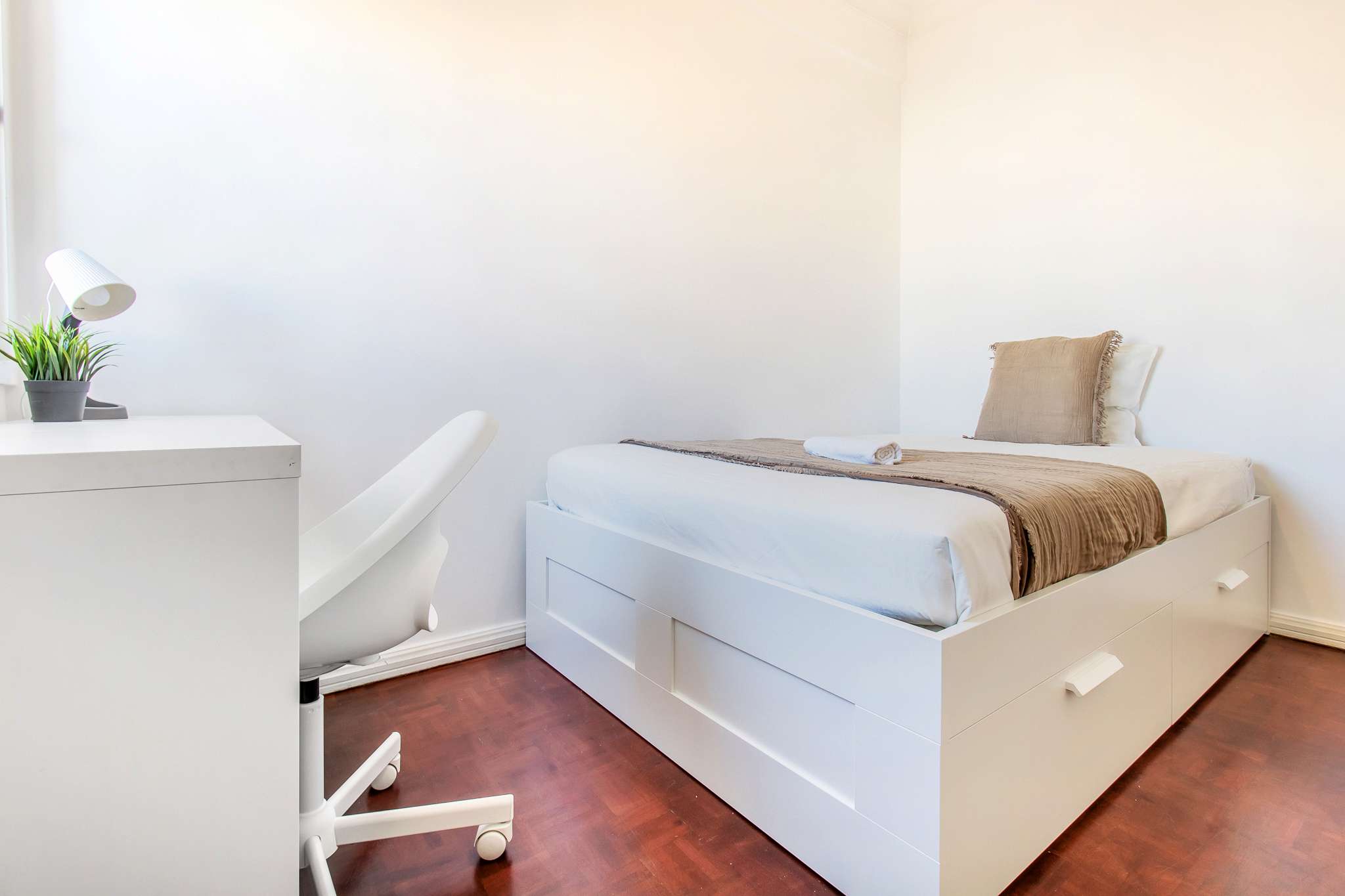 Study Room 10 with Wardrobe em lisboa – foto 1 de 3