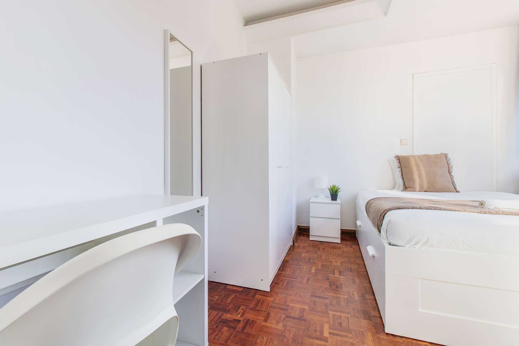 Furnished Room 2 with Double Bed & Light em São Domingos de Benfica, lisboa – foto 4 de 13