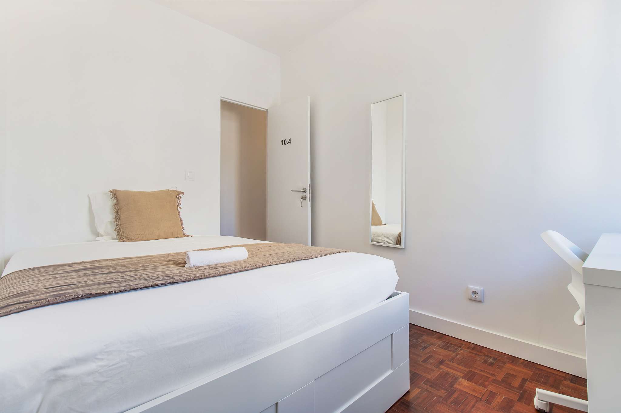 Luminous Double Room 4 & Comfort em São Domingos de Benfica, lisboa – foto 2 de 12