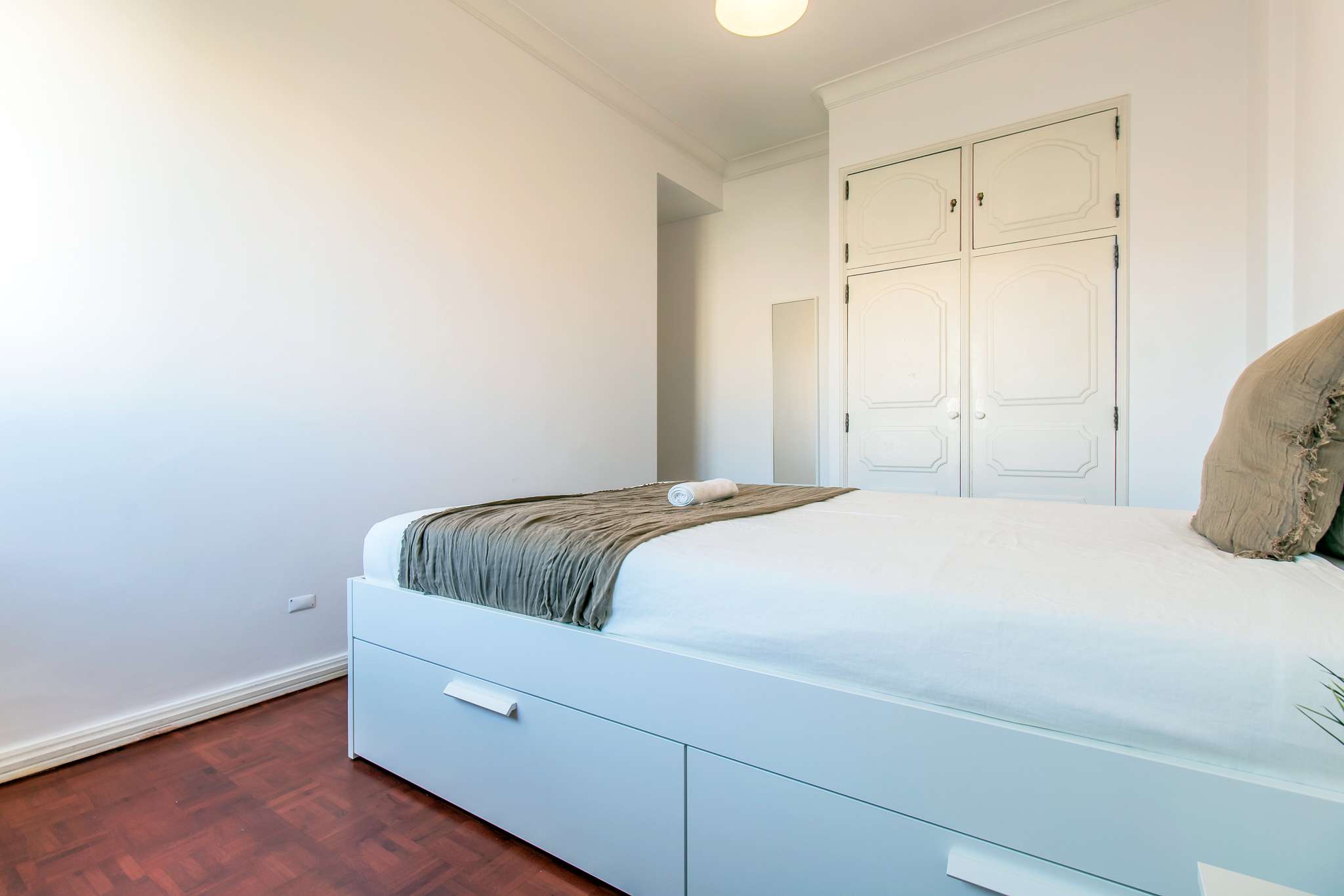 Sunny Double Room 8 with Natural Light em São Domingos de Benfica, lisboa – foto 3 de 12