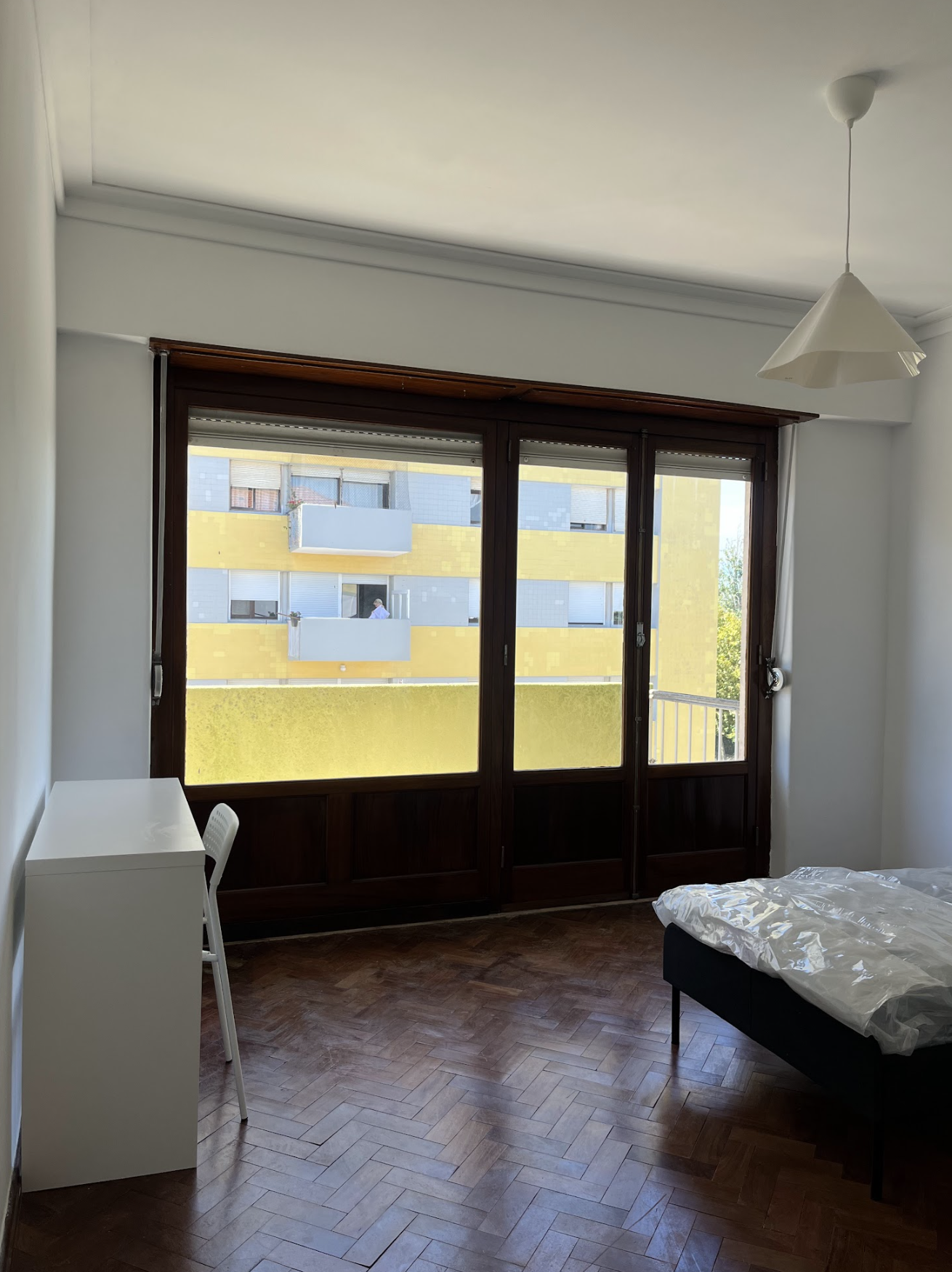 Fantastic Shiny Room 1 W/ Balcony em Alvalade, lisboa – foto 1 de 16