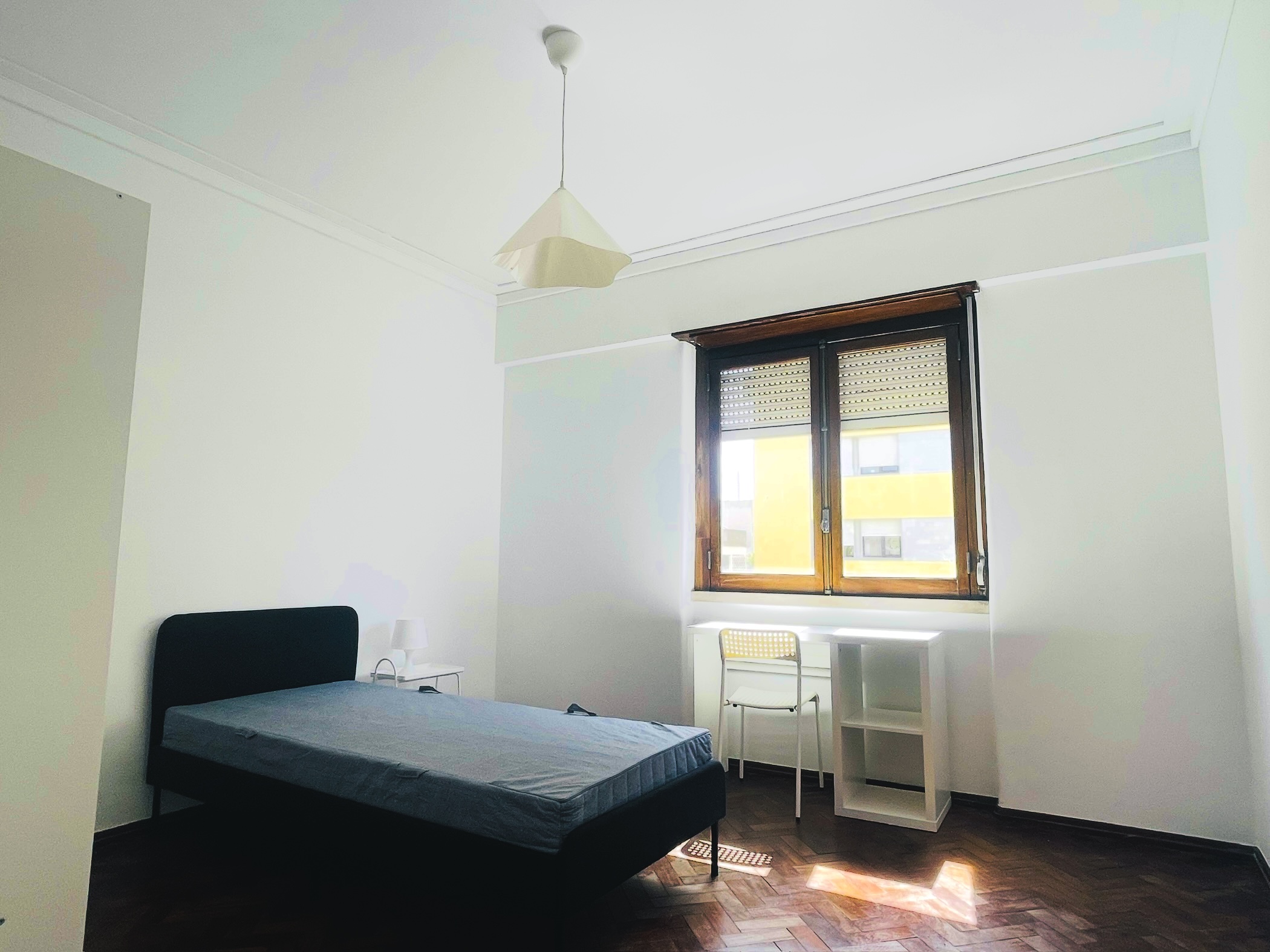 Spacious Student room 2 near UL em lisboa – foto 1 de 4