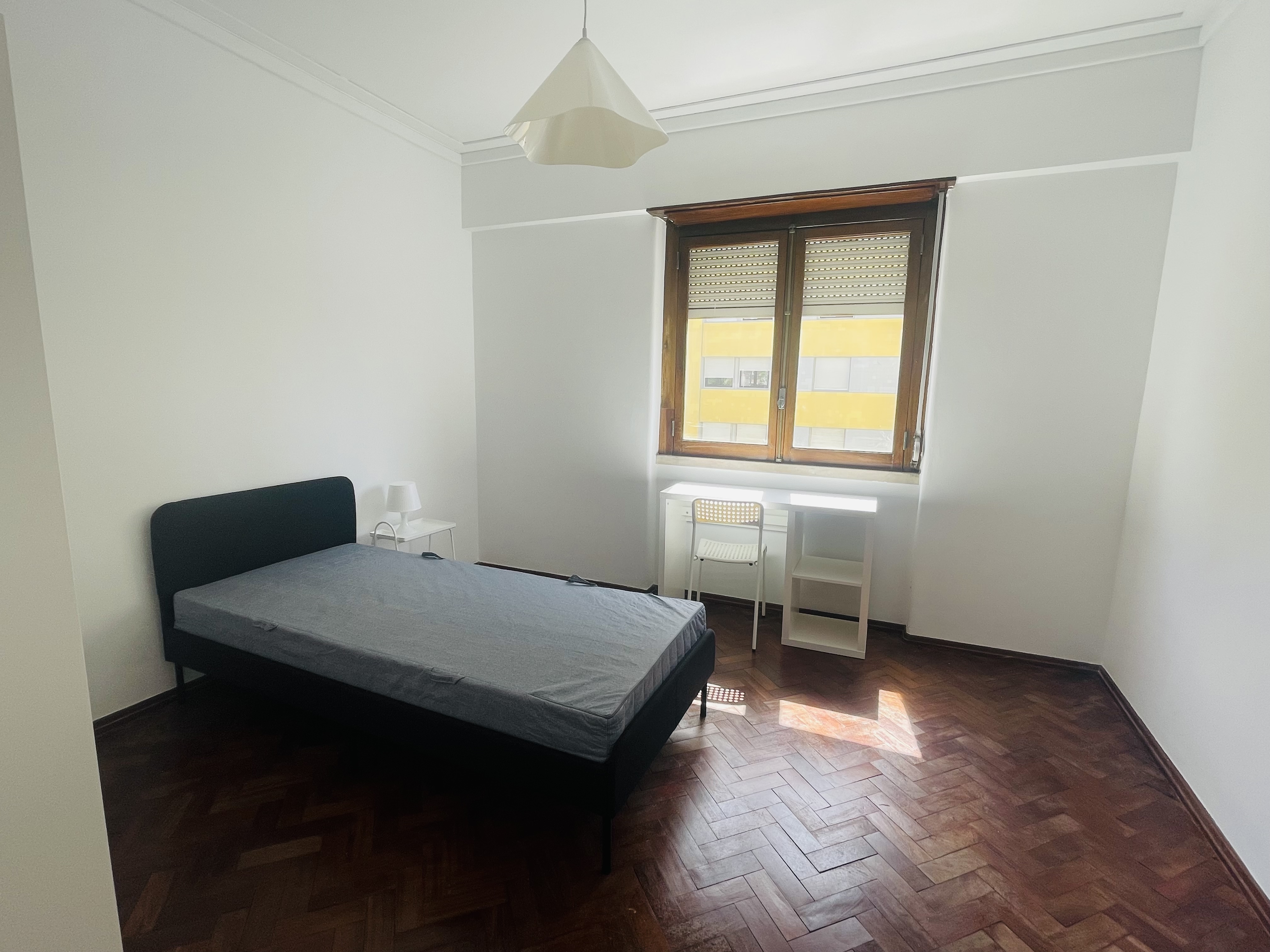 Spacious Student room 2 near UL em Alvalade, lisboa – foto 3 de 15