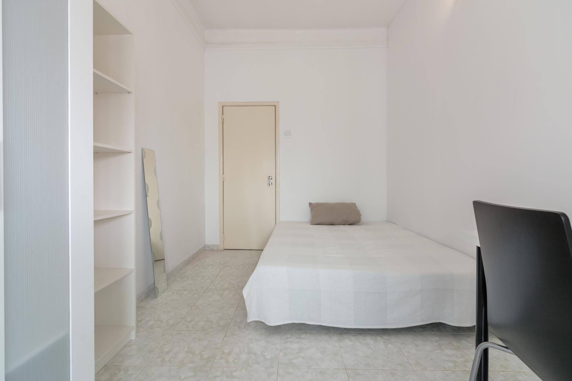 Cozy Double Haven (8) with Balcony View em Penha de França, lisboa – foto 4 de 15