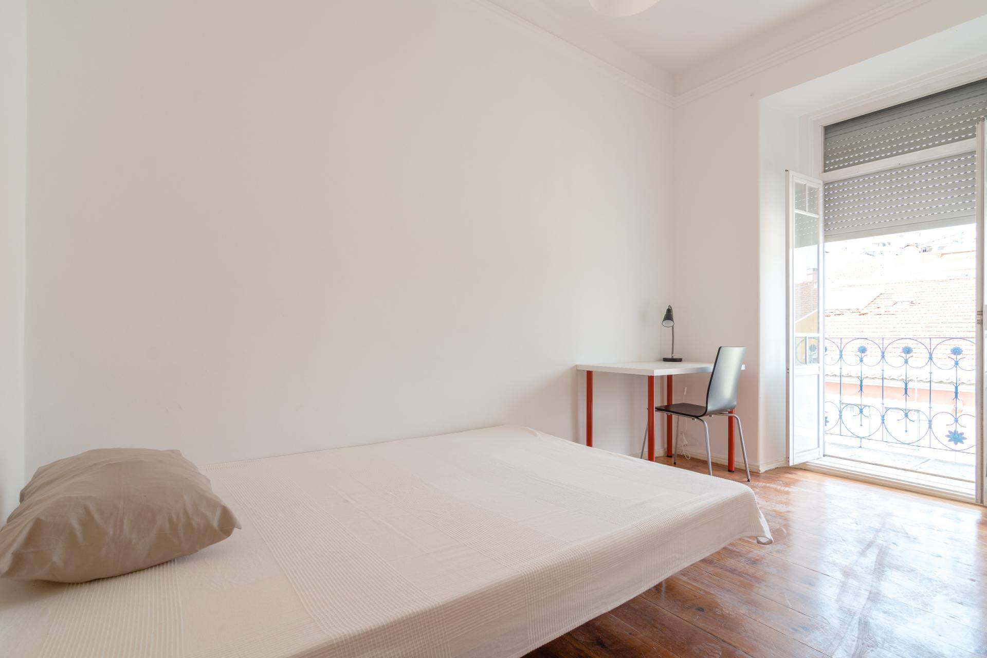Double Room 1 with Natural Light em Penha de França, lisboa – foto 3 de 15