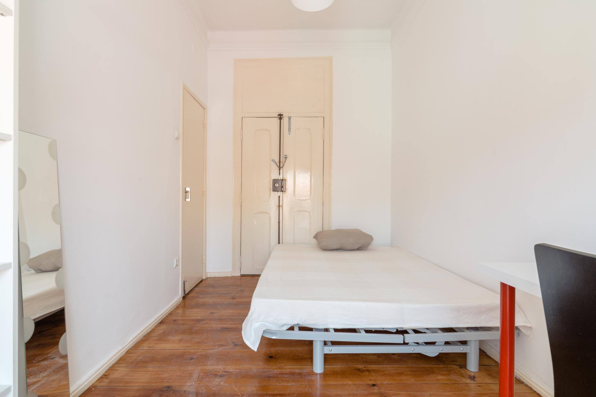 Double Room 1 with Natural Light em Penha de França, lisboa – foto 2 de 15