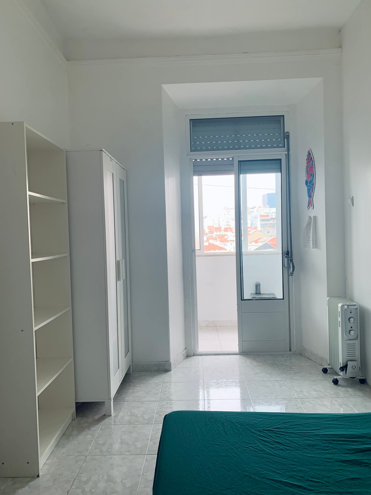 Light-Filled Double Room 7 with Balcony Access em Penha de França, lisboa – foto 2 de 14