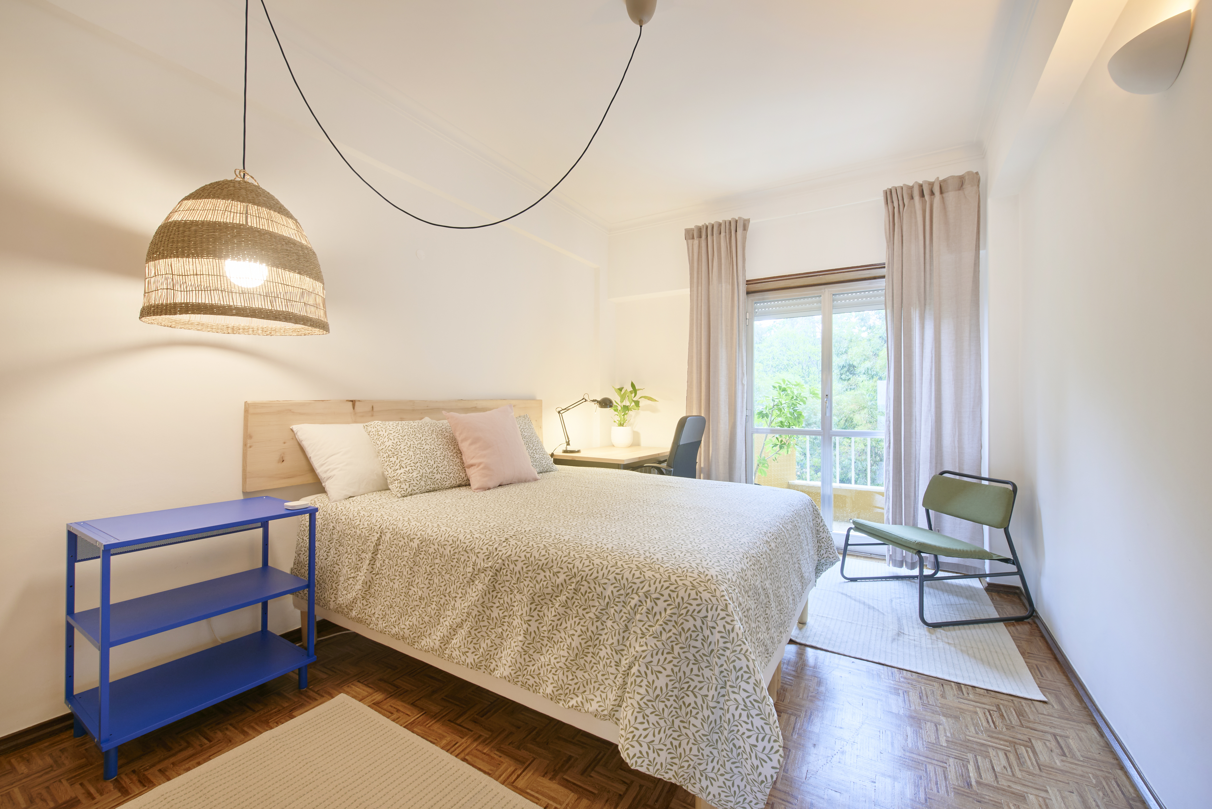 Bright Room with Double Bed (Single Occupancy) and Balcony in Benfica in lisboa – photo 1 of 4