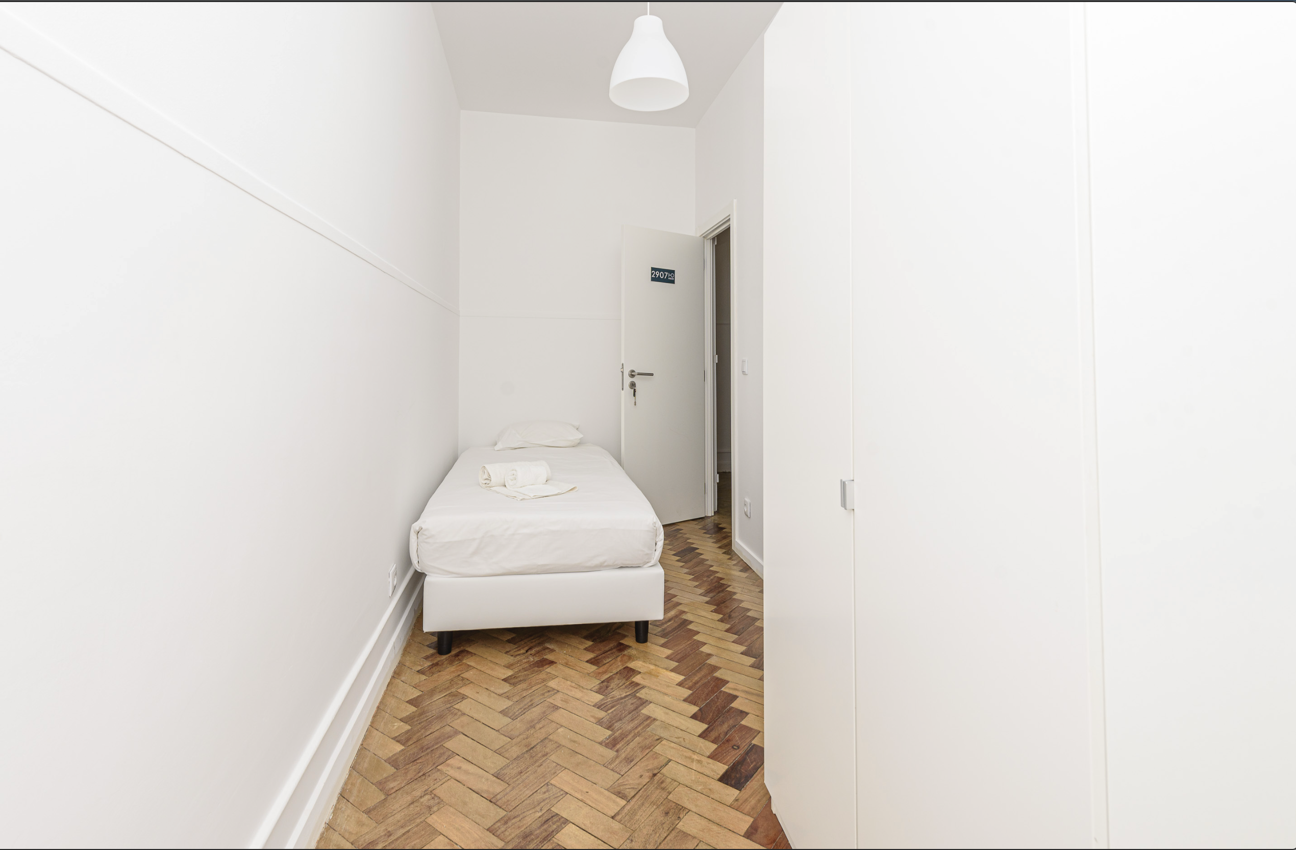 2907 in Santos-o-Velho, lisboa – photo 4 of 20