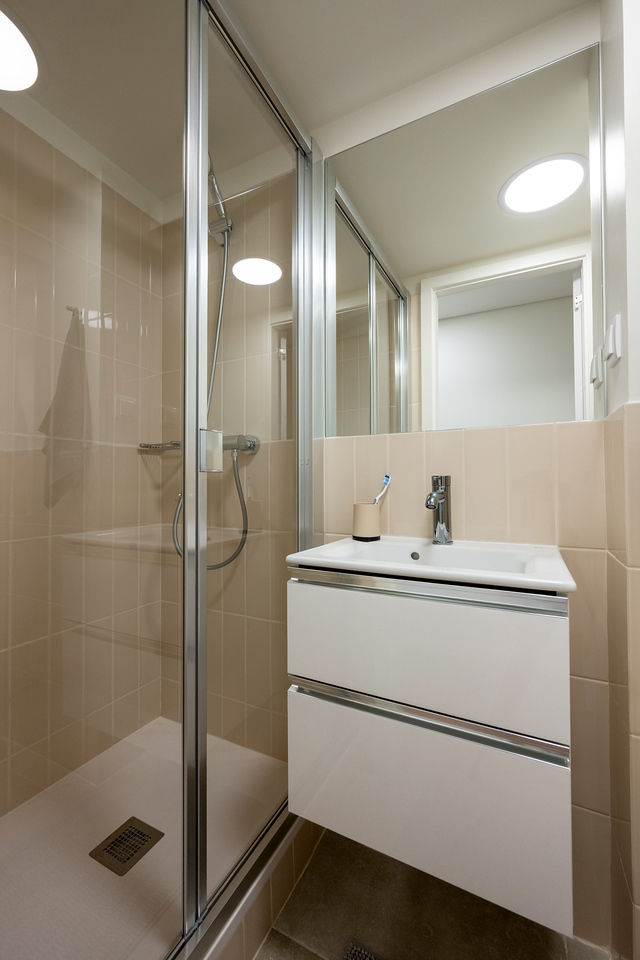 Economic Studio Apartment – 12-Month Minimum Stay in Arreiro, lisboa – photo 5 of 13