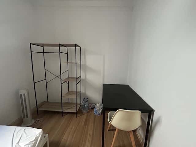 Light-Filled Single Room 8 with Furnishing em São Sebastião da Pedreira, lisboa – foto 3 de 17