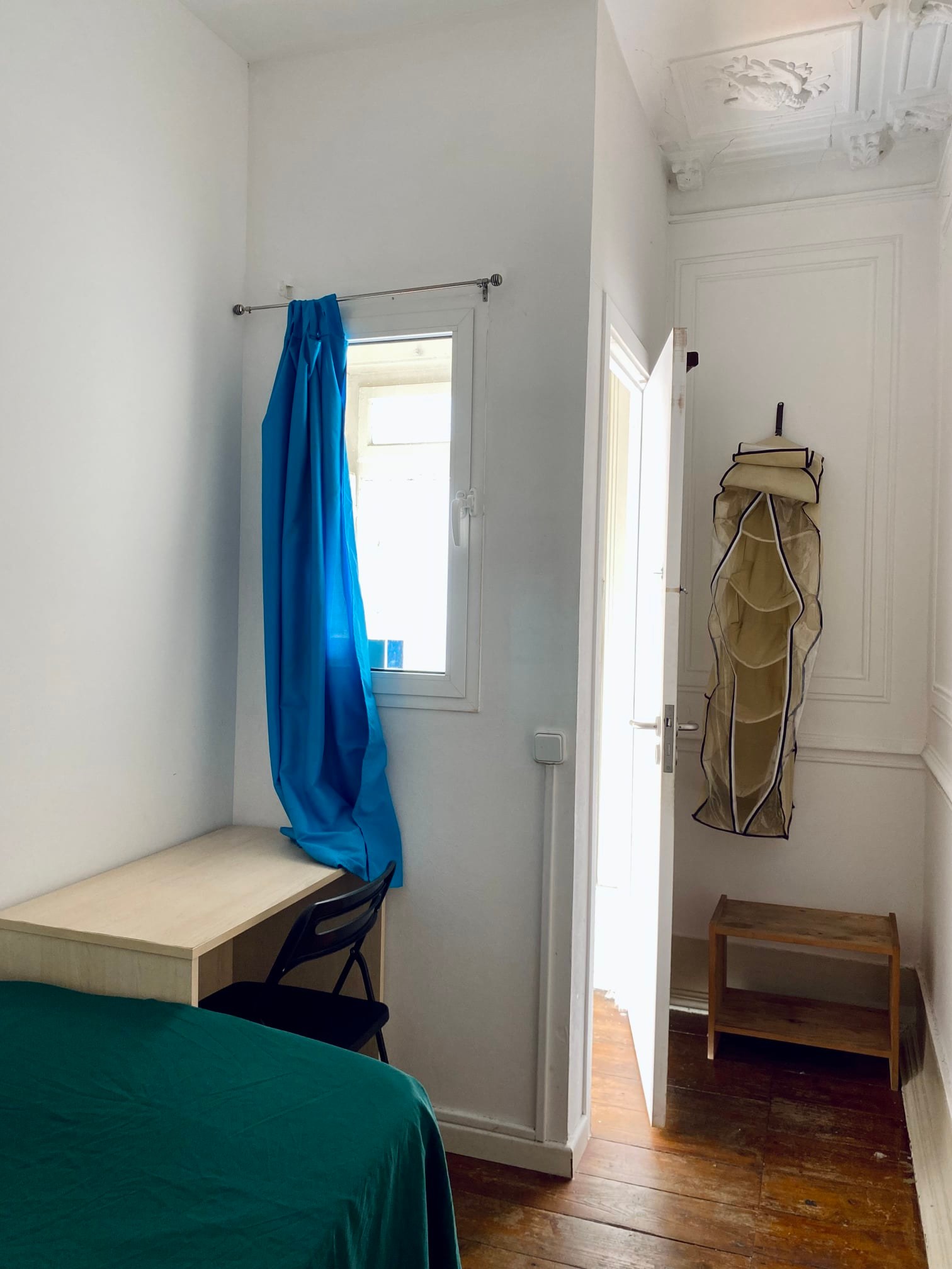 Small & Private Single-Bed Room 7 in Student Residence em São Sebastião da Pedreira, lisboa – foto 2 de 16